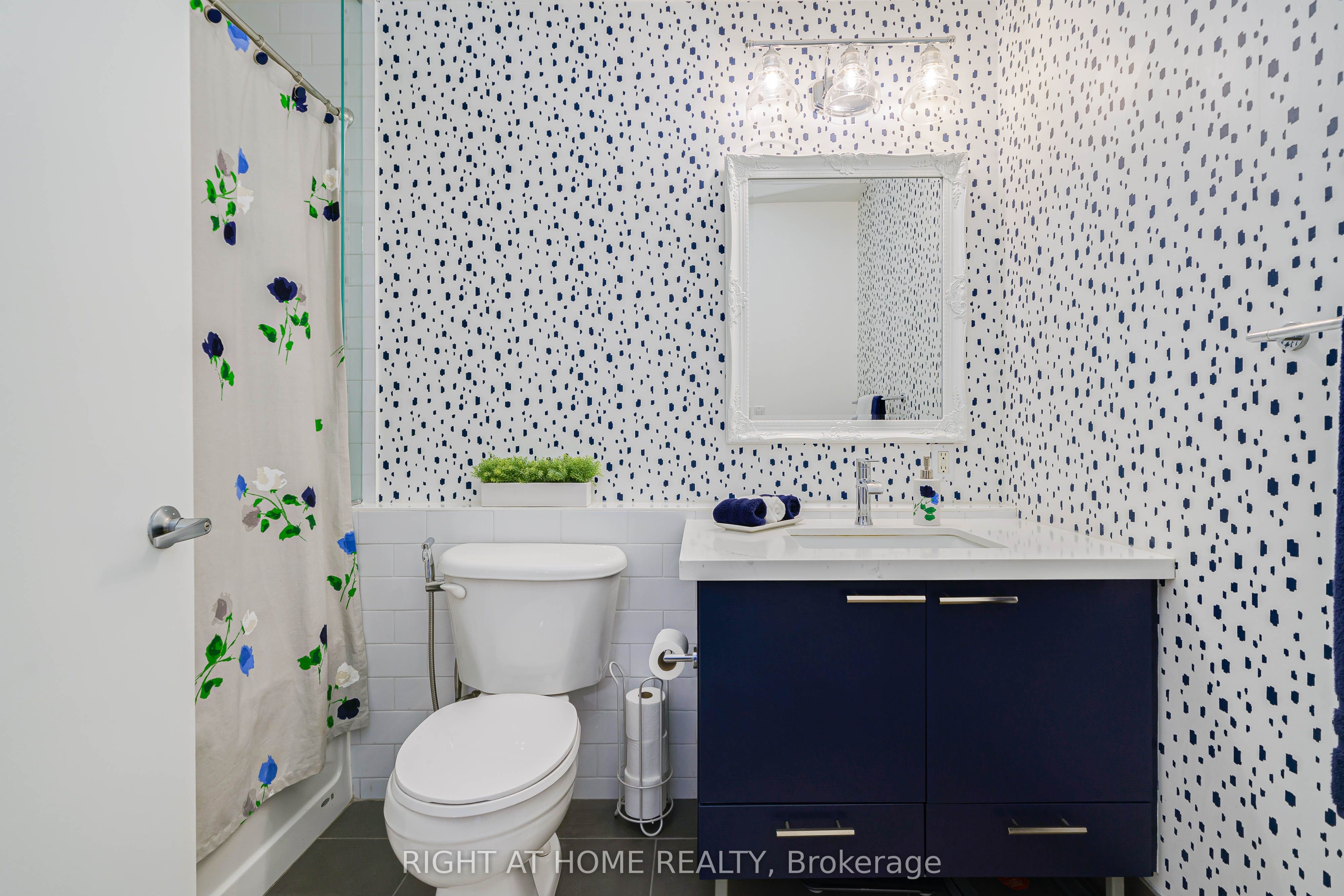 637 Lake Shore Boulevard W, #1020