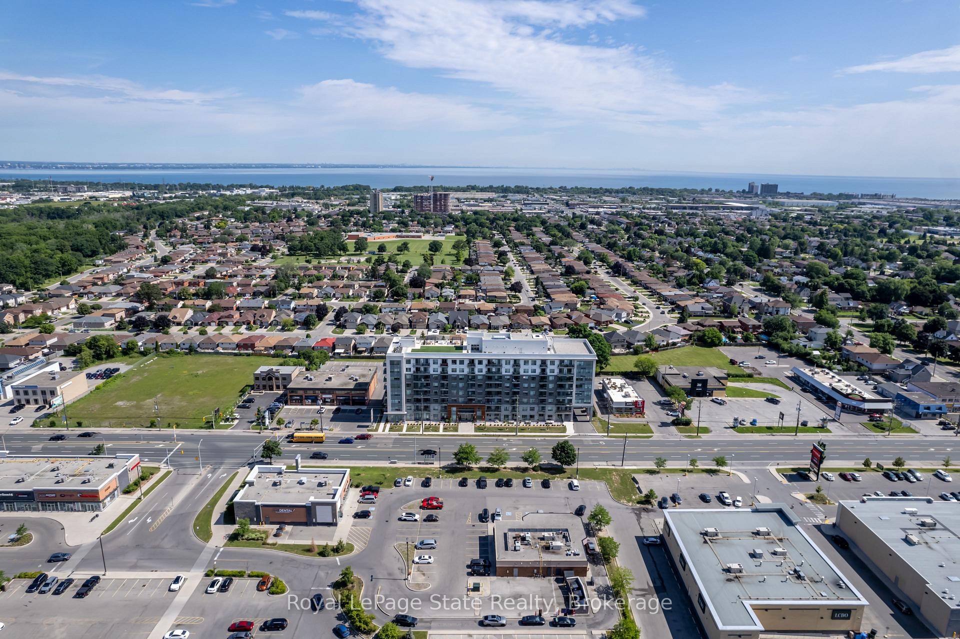 2 Bedrooms Condo at 121 8,  Hamilton For sale