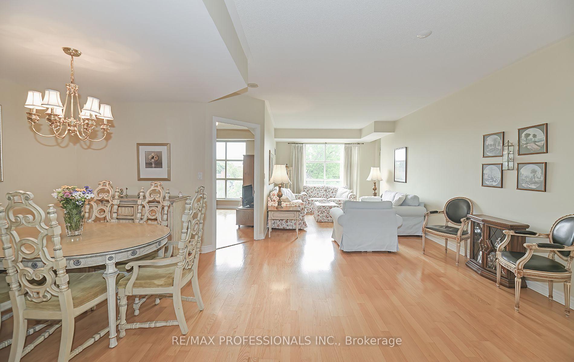 3 Bedrooms Condo at 3085 Bloor, Toronto For sale