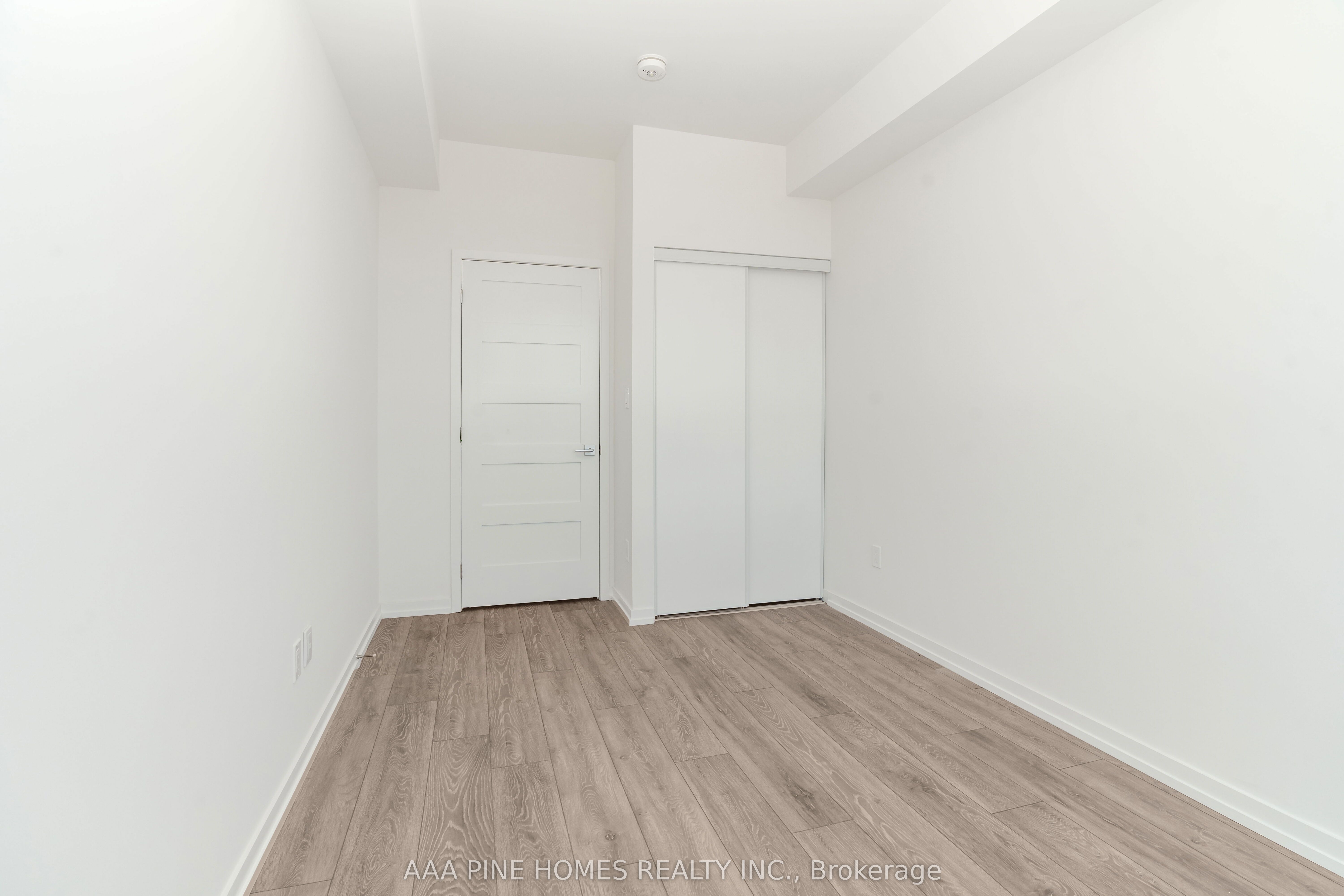 20 Lytham Green Circle, ##4