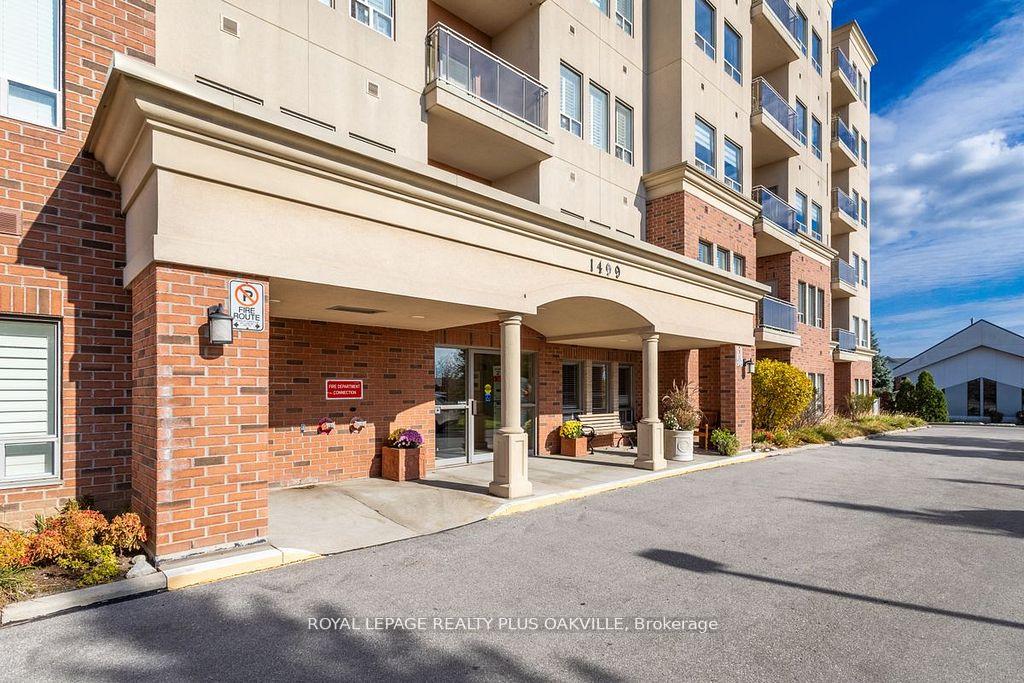 2 Bedrooms Condo at 1499 Nottinghill, Oakville For sale