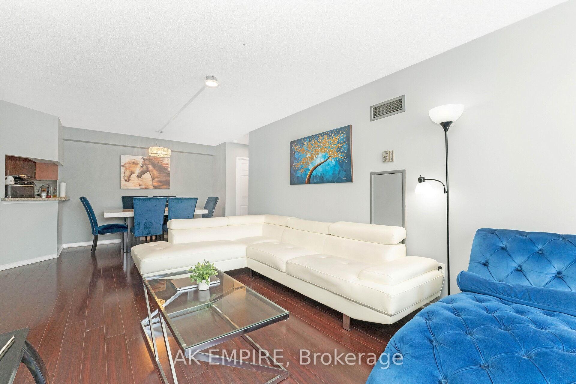 3 Bedrooms Condo at 250 Webb, Mississauga For sale