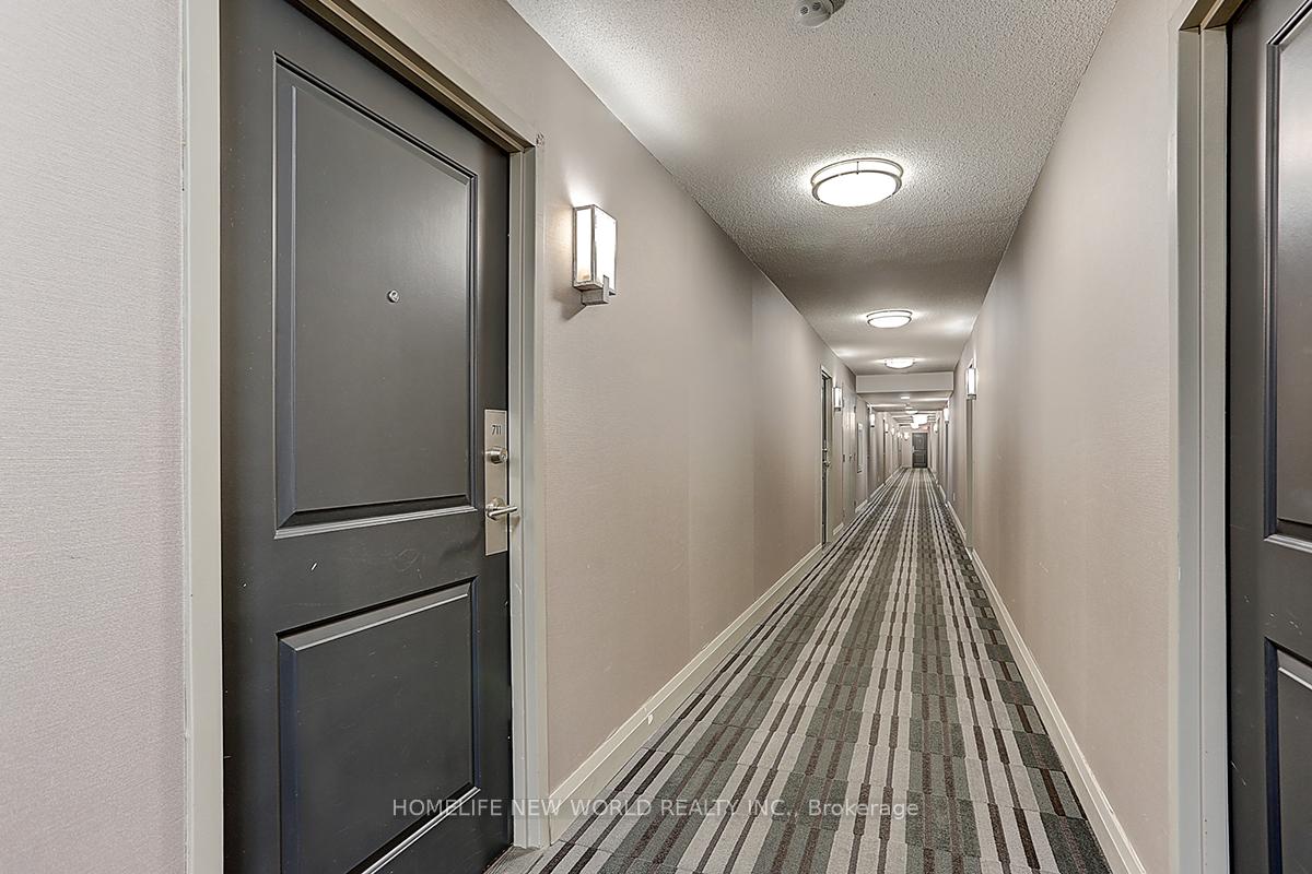 2 Bedrooms Condo at 35 Bastion,  Toronto For sale