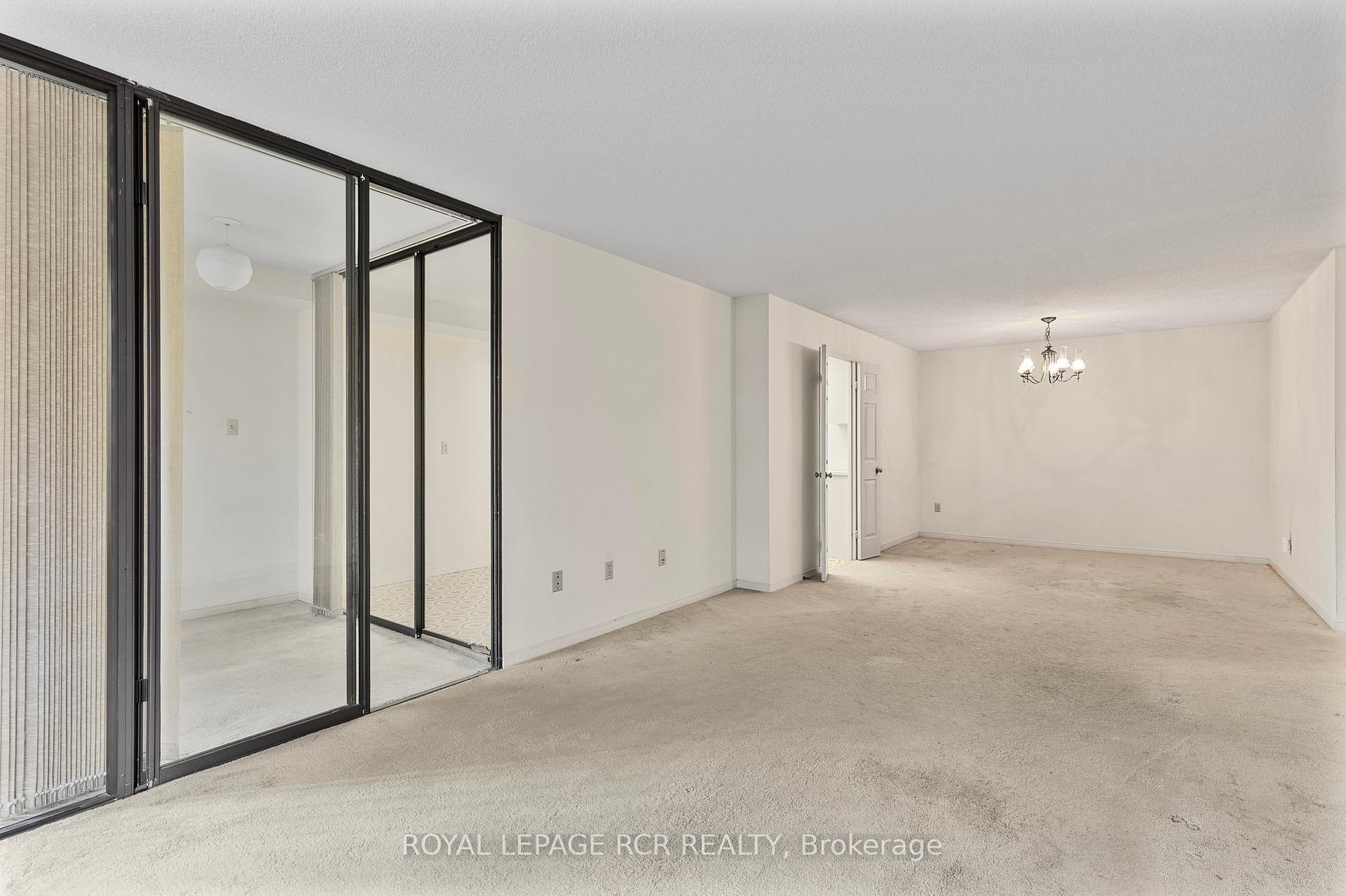 2 Bedrooms Condo at 195 St Patrick, Toronto For sale