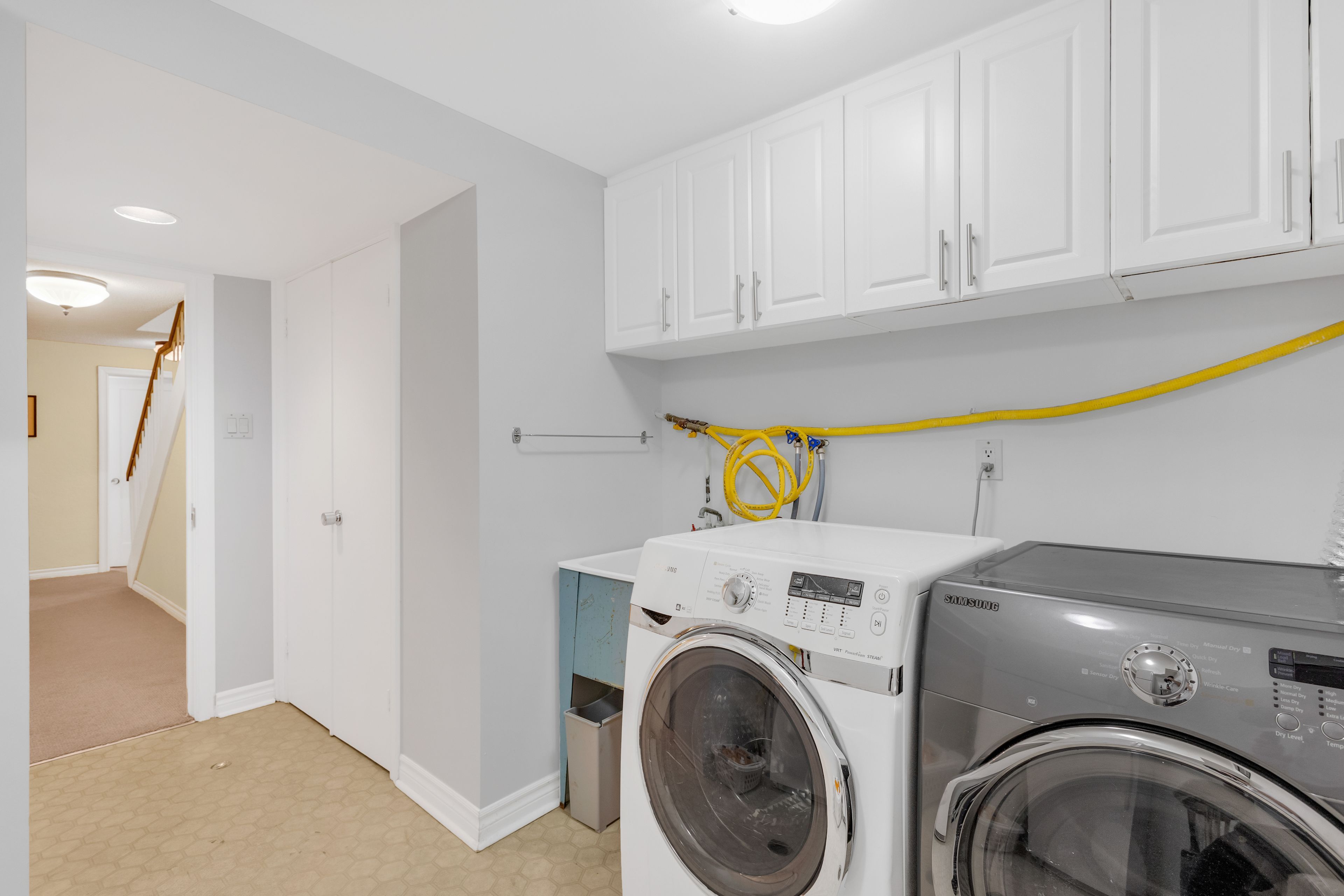 27 Peveril Hill S