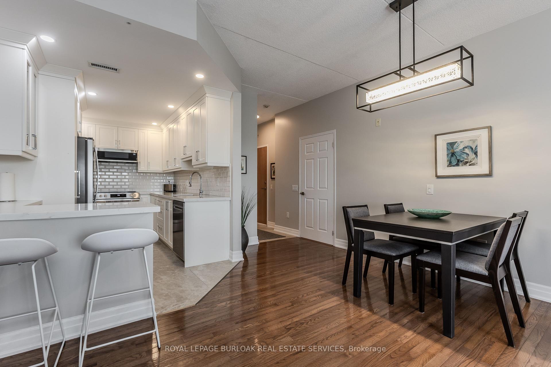 2 Bedrooms Condo at 2085 Amherst Heights, Burlington For sale