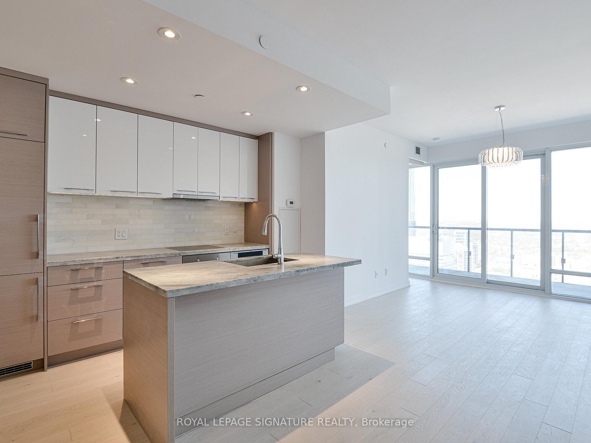 2 Bedrooms Condo at 488 University,  Toronto For sale