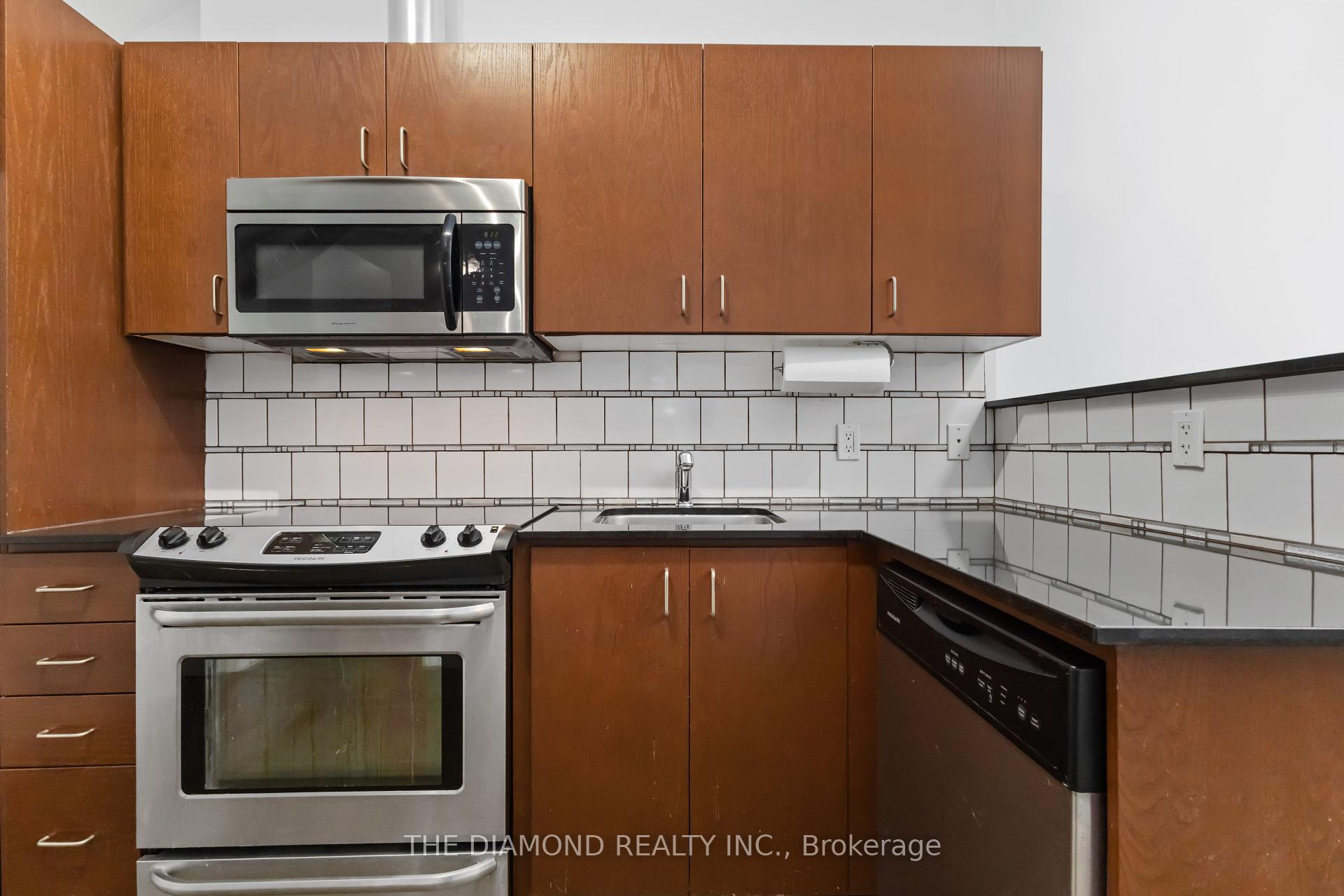 2 Bedrooms Condo at 201 Carlaw, Toronto For sale