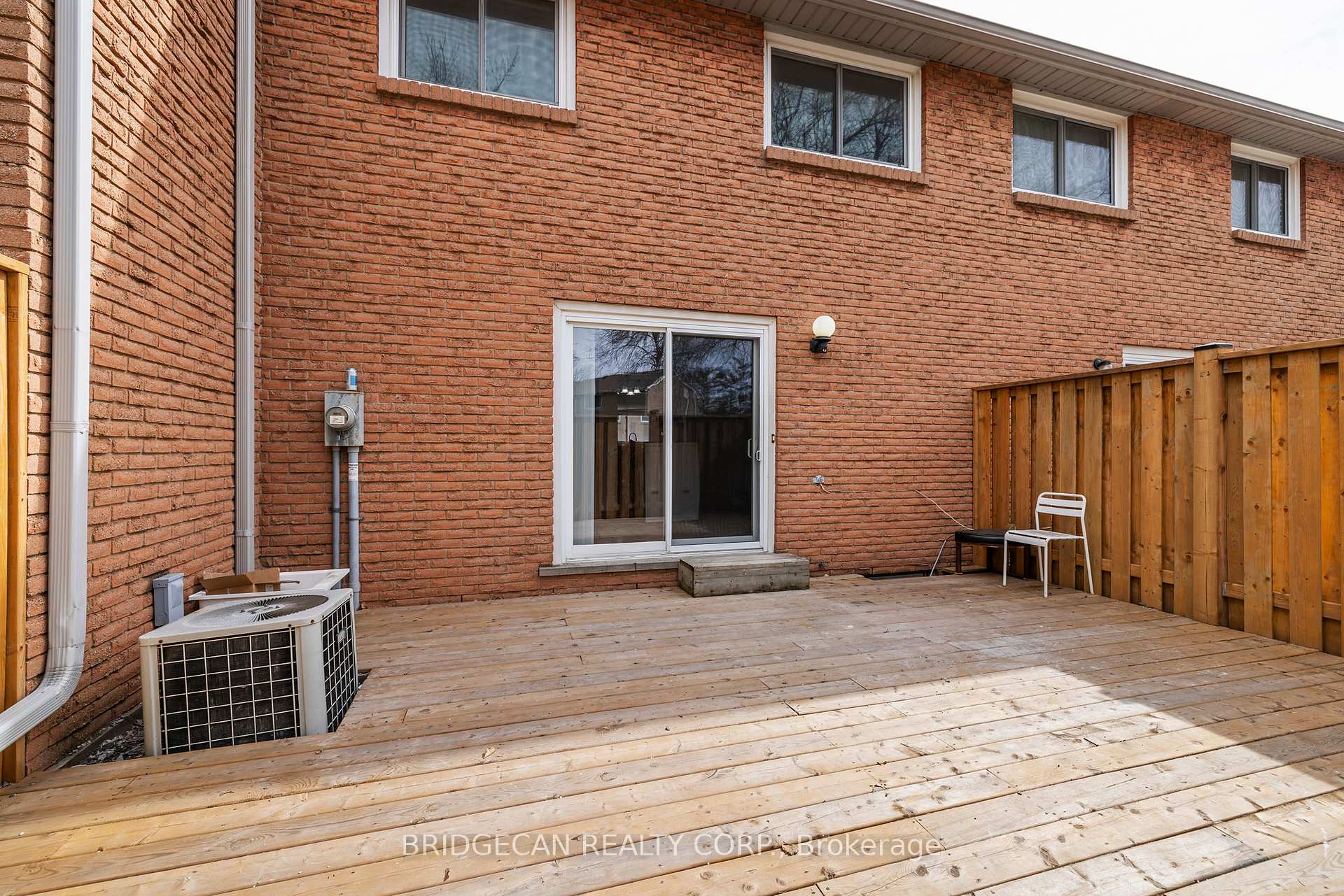 3 Bedrooms Condo at 151 Gateshead,  Hamilton For sale
