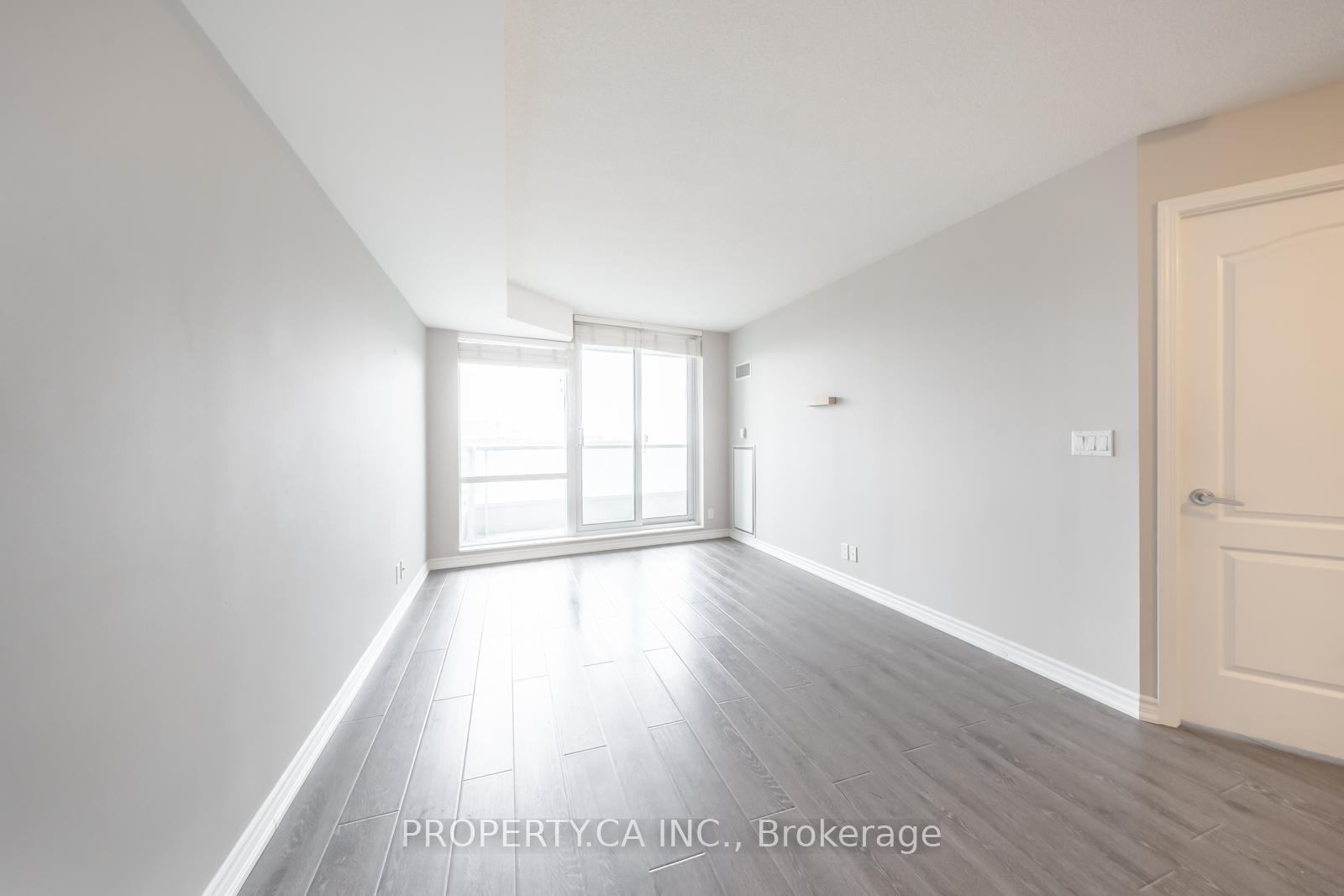 2 Bedrooms Condo at 33 Elm, Mississauga For sale