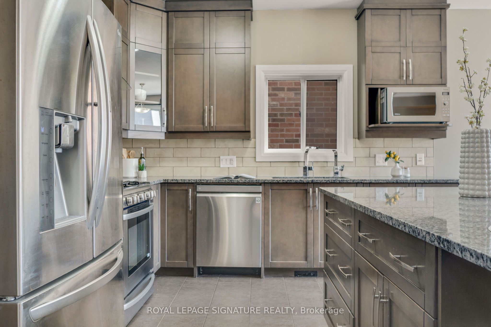 593 Pinery Trail
