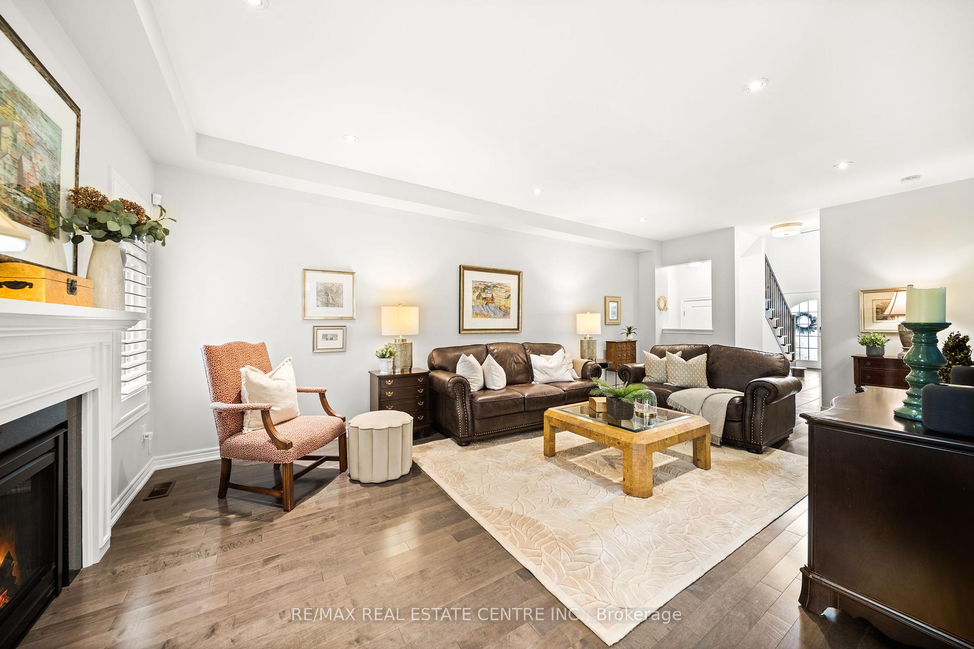 3 Bedrooms Condo at 441 Stonehenge, Hamilton For sale