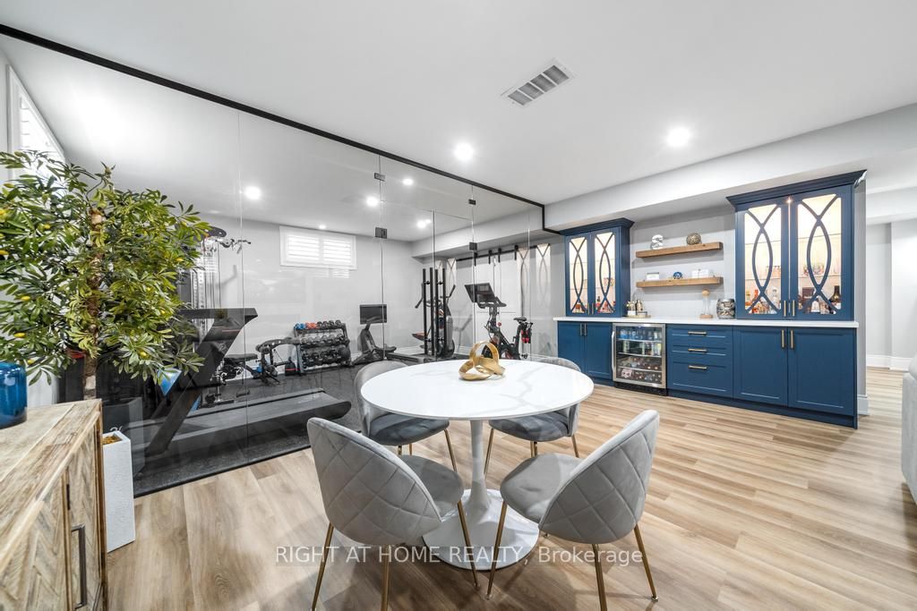 248 Cloverleaf Drive