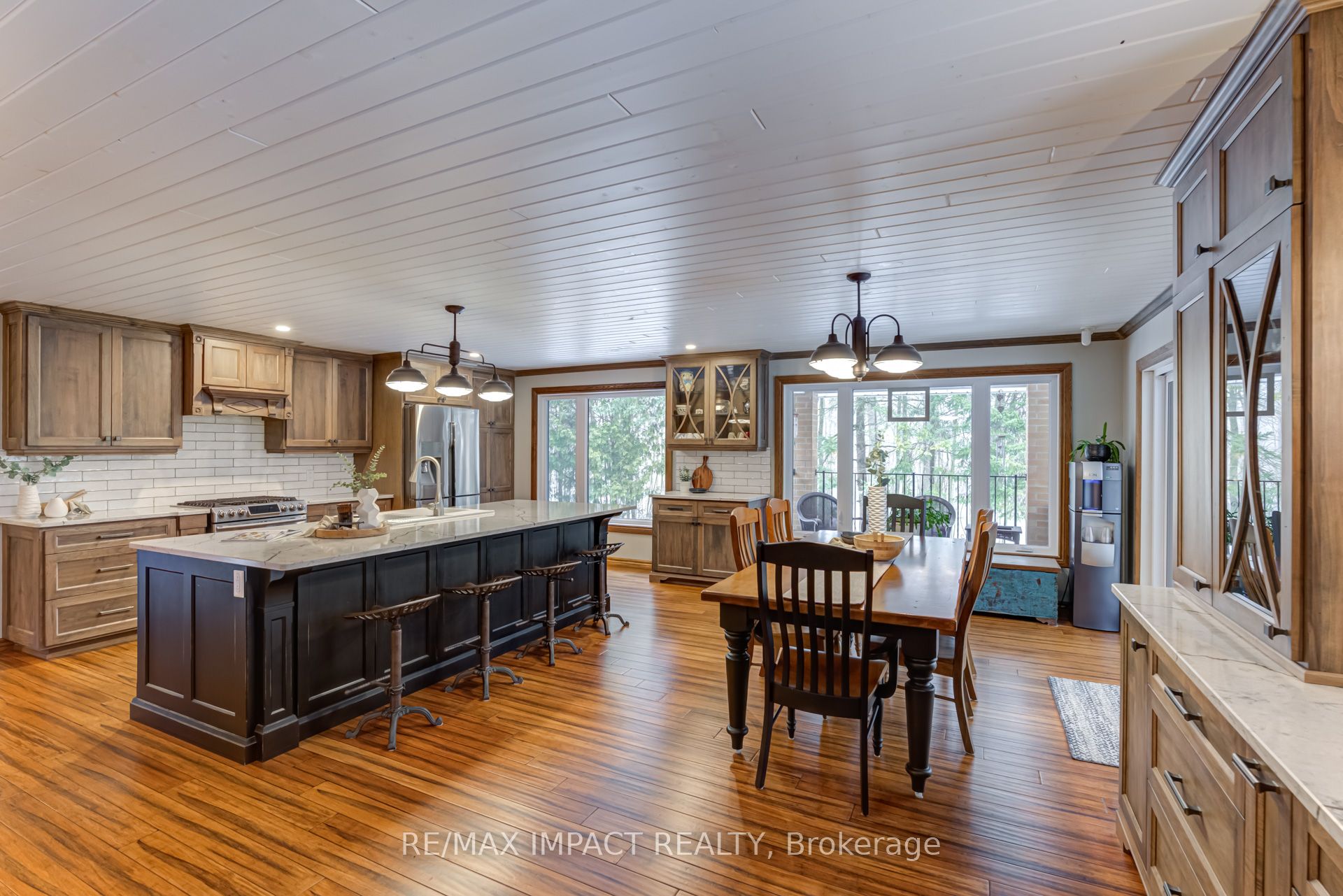 215 Raglan Road W