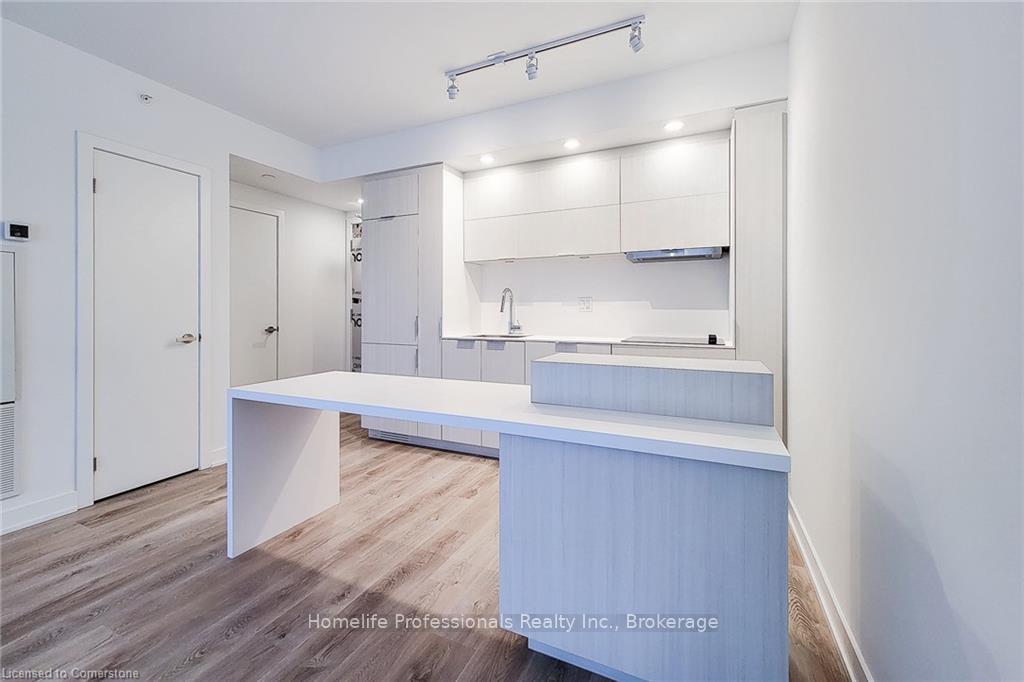 1 Bedroom Condo at 370 Martha,  Burlington For sale