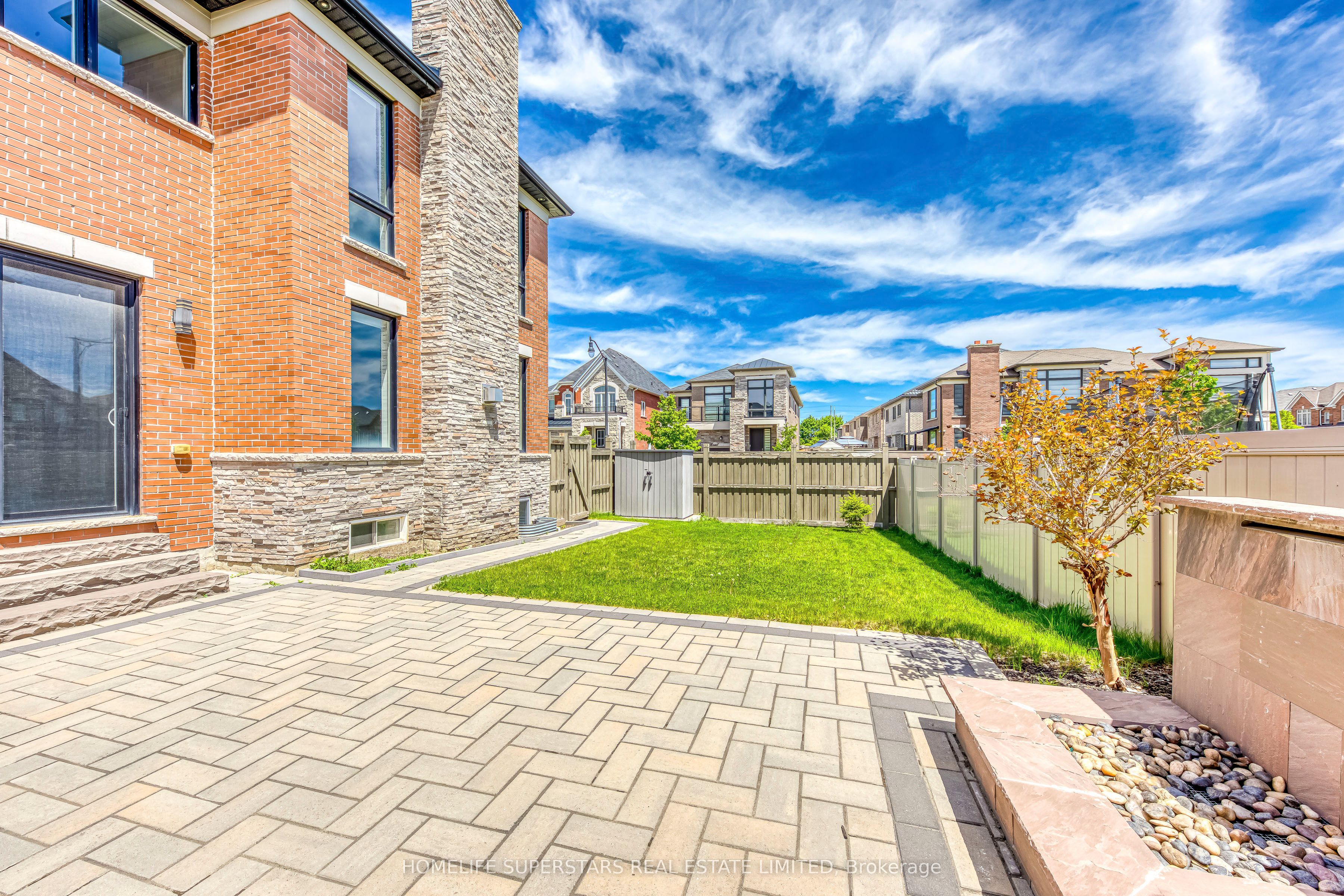 15 Dalecrest Road
