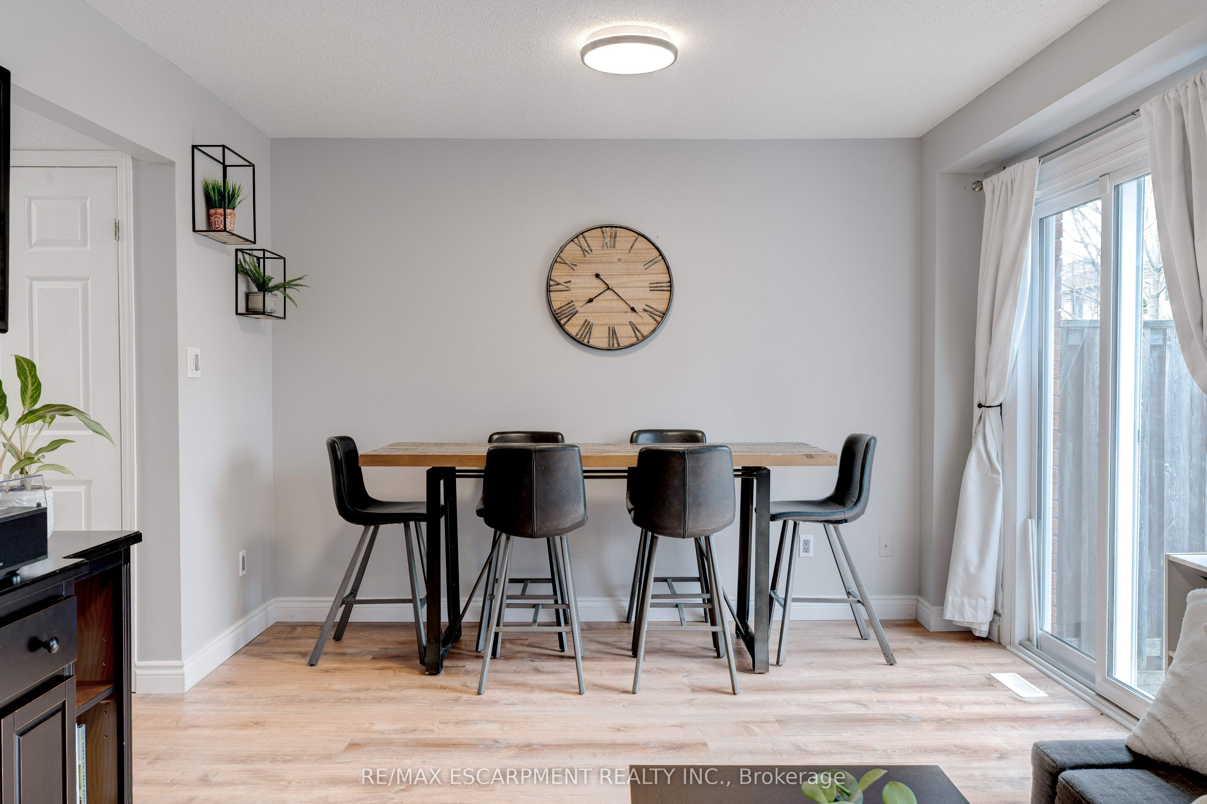 386 Highland Road W, #31