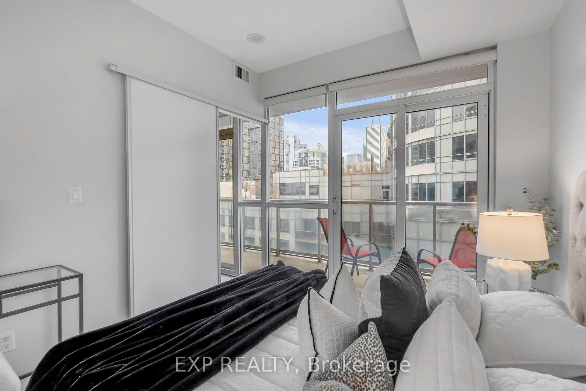 1 Bedroom Condo at 352 Front, Toronto For sale