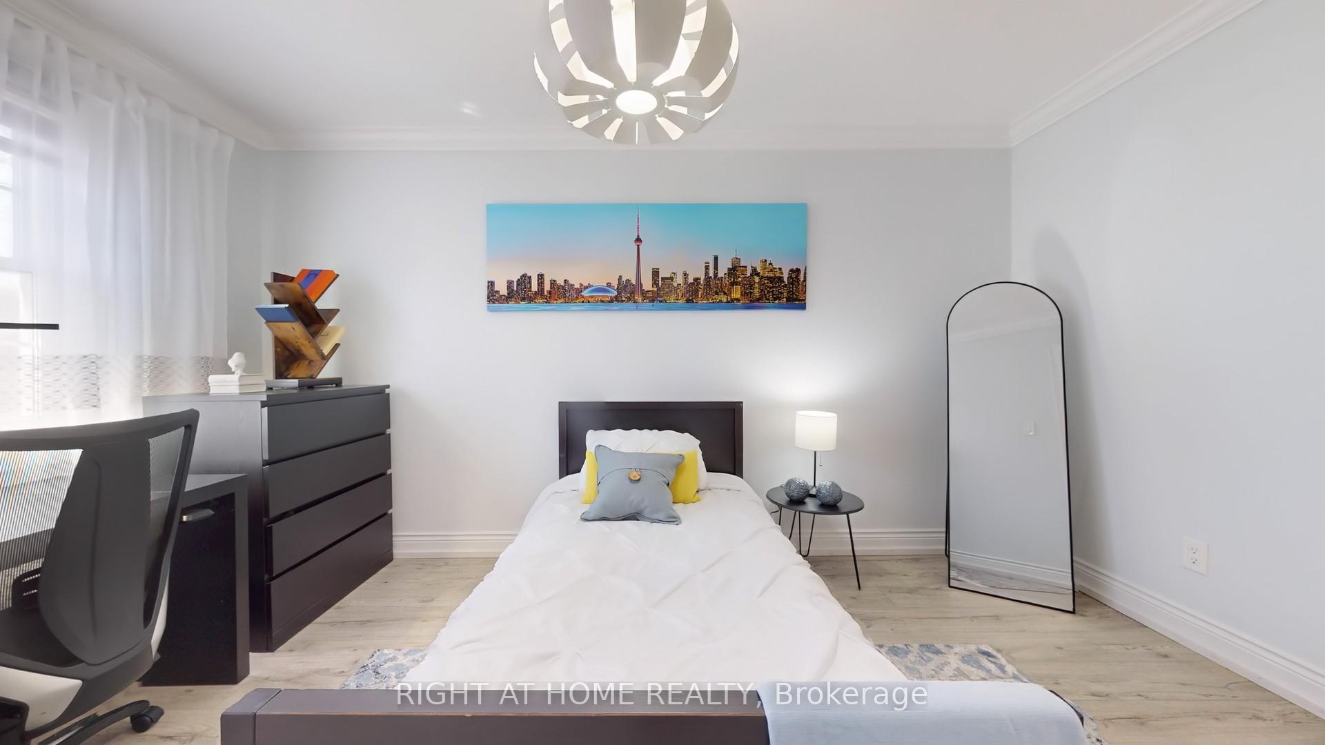3 Bedrooms Condo at 1951 Rathburn, Mississauga For sale