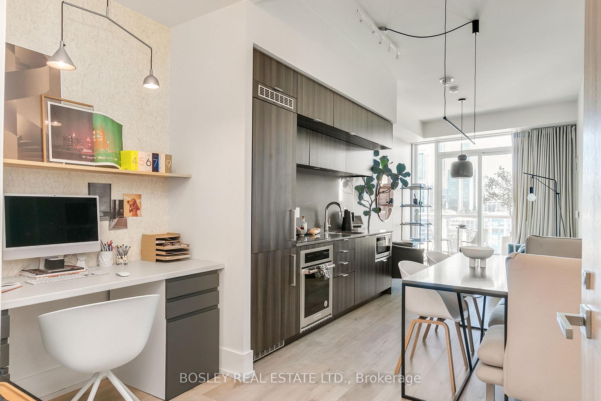2 Bedrooms Condo at 80 Vanauley, Toronto For sale