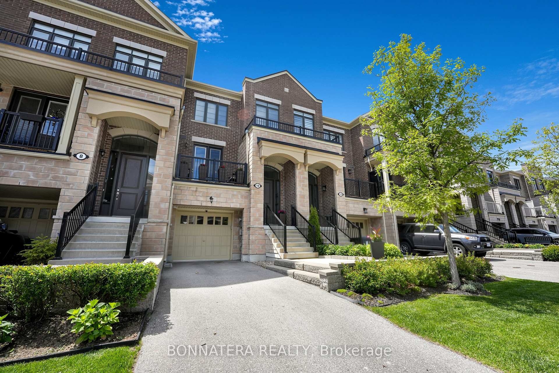 4 Bedrooms Condo at 10 Augustus, Toronto For sale