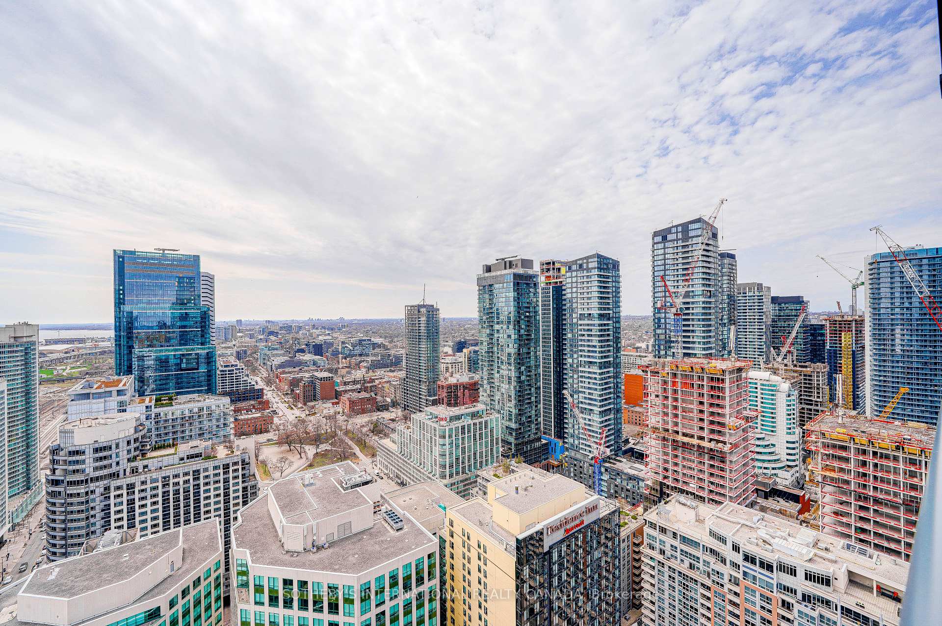 2 Bedrooms Condo at 300 Front, Toronto For sale