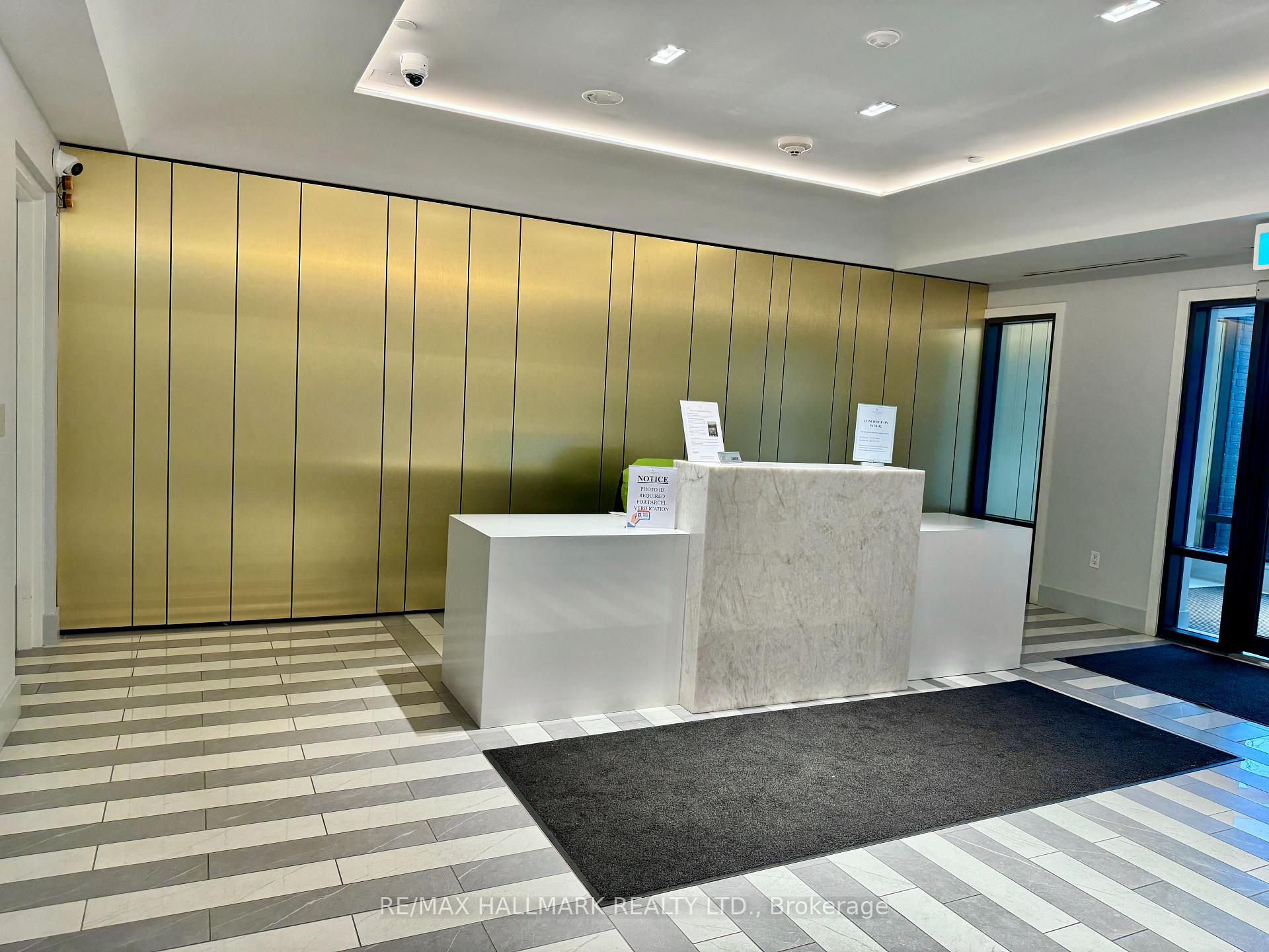 2 Bedrooms Condo at 26 Gibbs, Toronto For sale