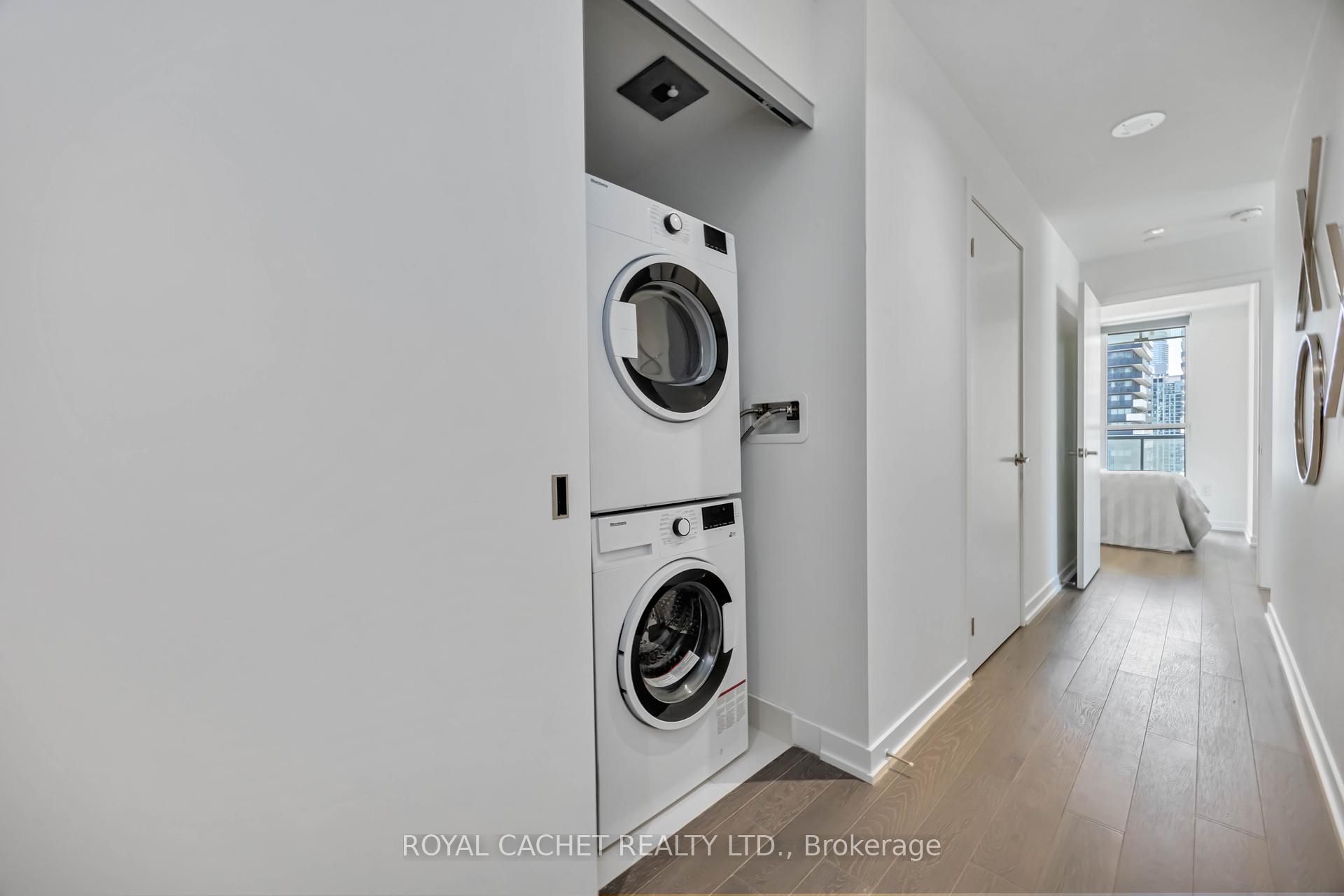 2 Bedrooms Condo at 15 Lower Jarvis, Toronto For sale