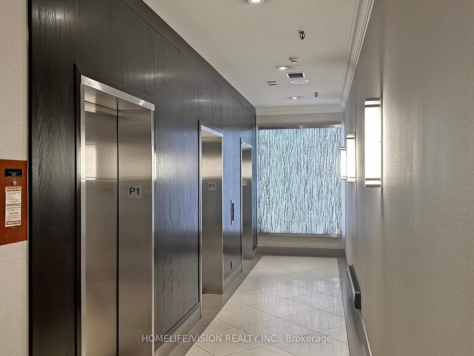 3 Bedrooms Condo at 205 Wynford, Toronto For sale