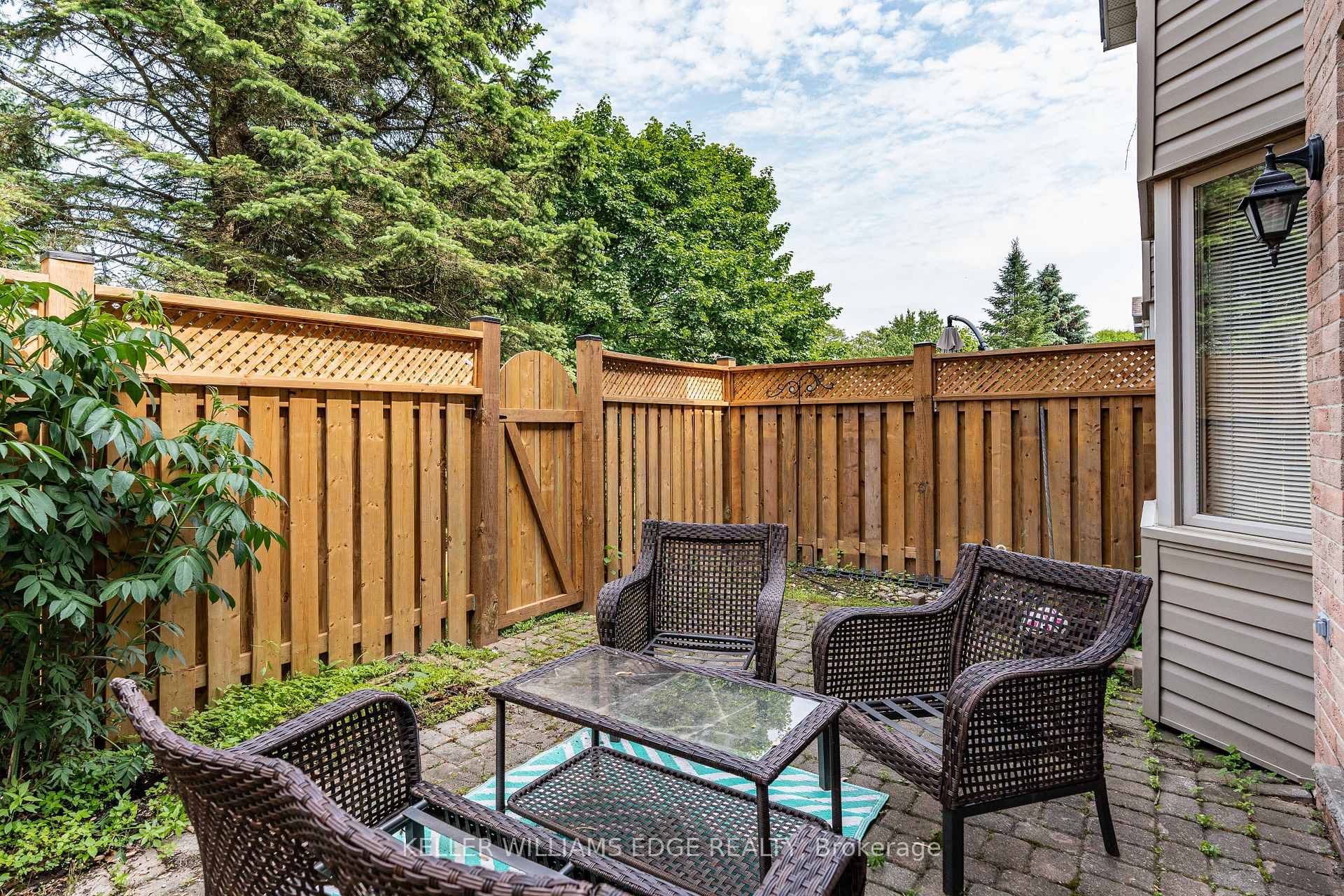 3 Bedrooms Condo at 320 Hamilton, Hamilton For sale