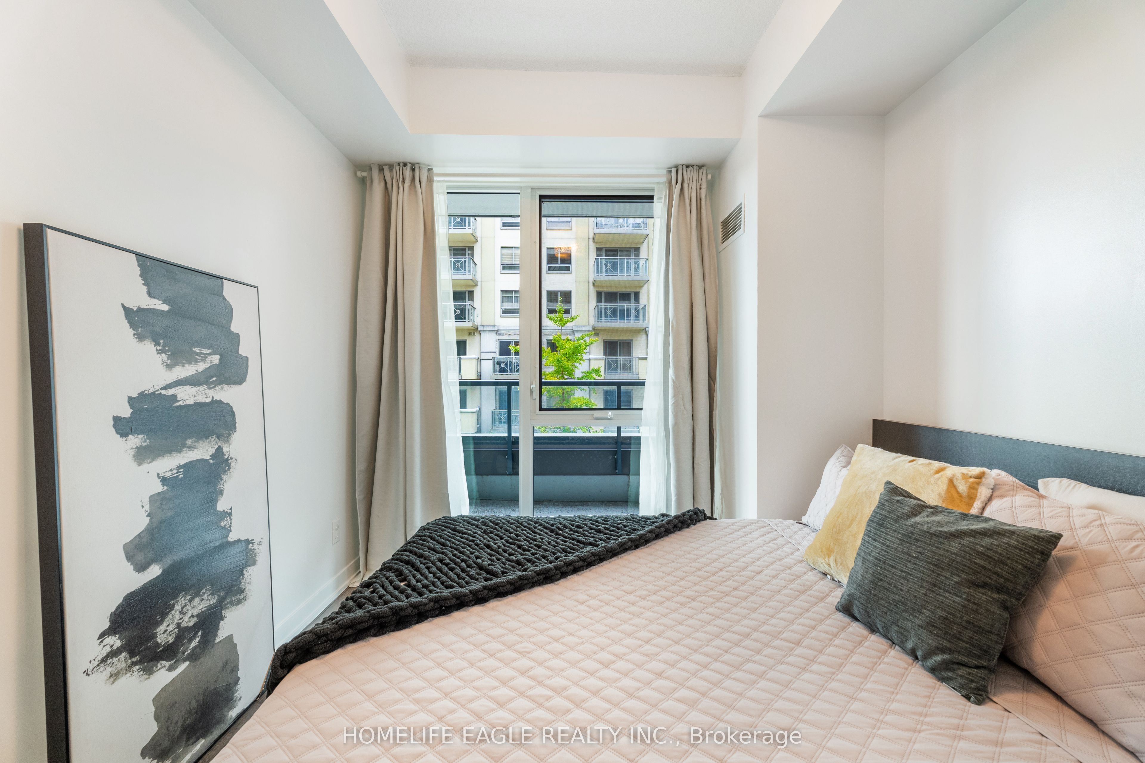 18 Rean Drive, #222