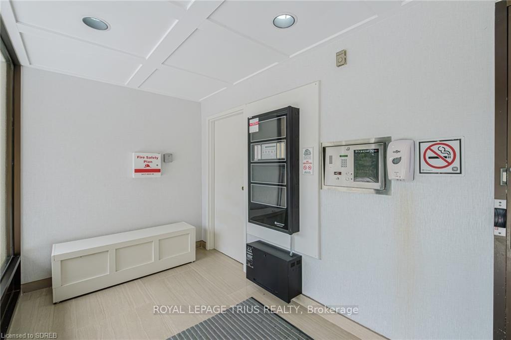 2 Bedrooms Condo at 6500 Montevideo,  Mississauga For sale