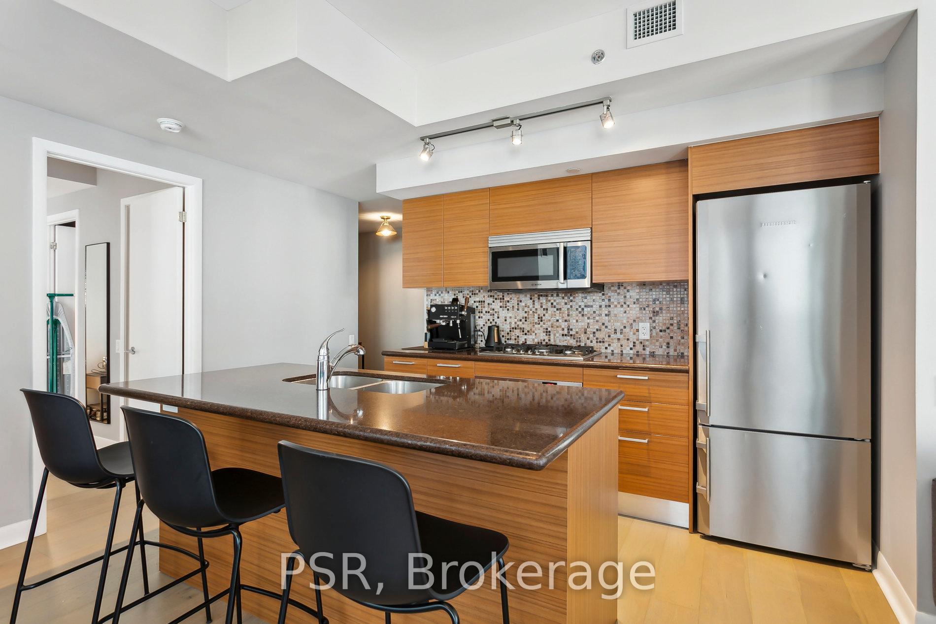 2 Bedrooms Condo at 375 King, Toronto For sale