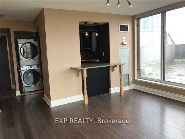 736 Bay Street, #3001