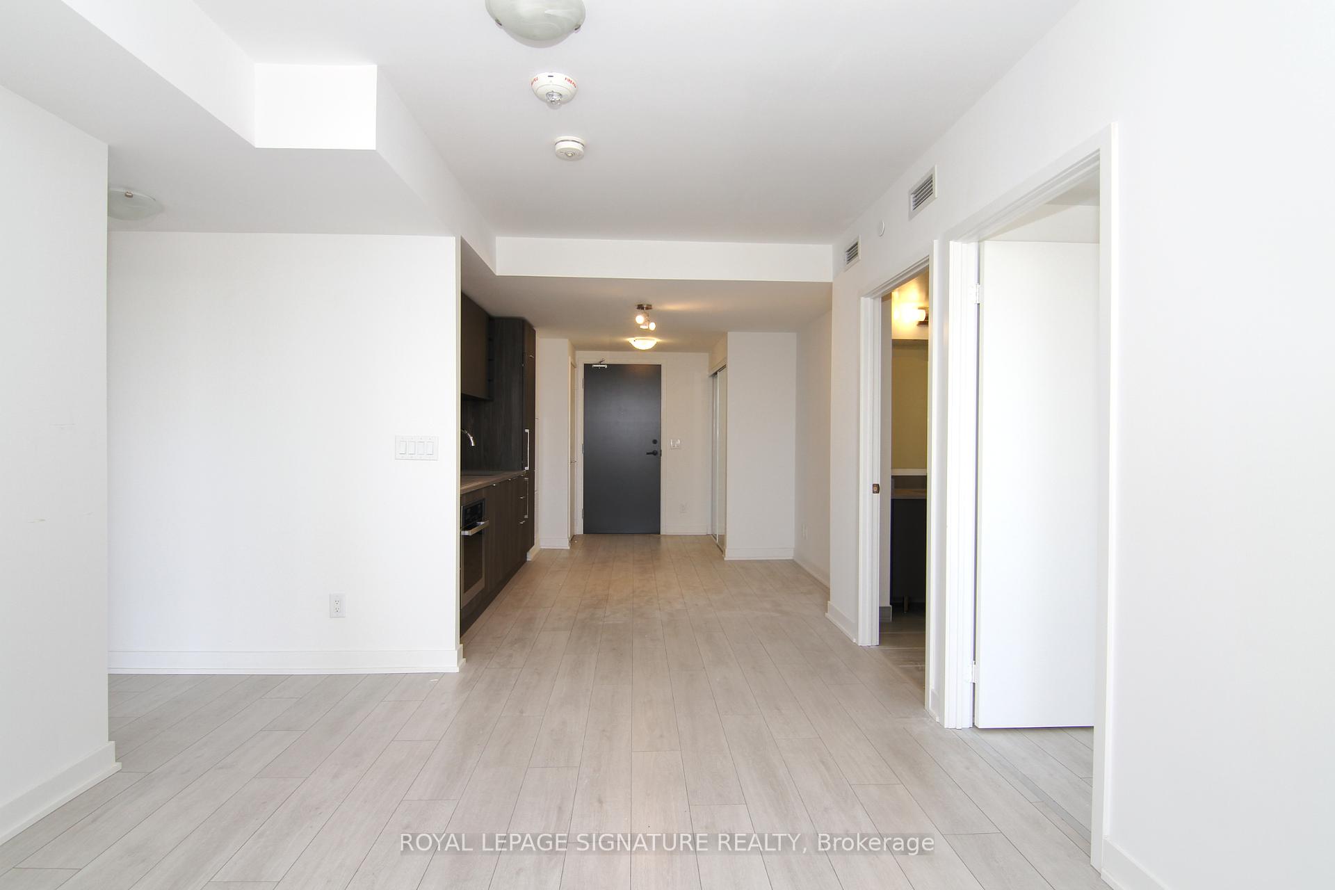 3 Bedrooms Condo at 2033 Kennedy, Toronto For sale