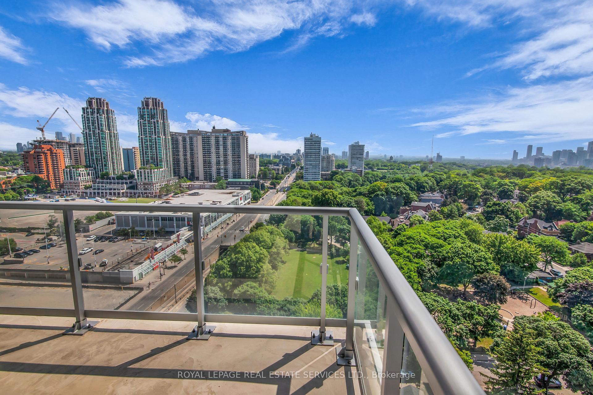 3 Bedrooms Condo at 501 St Clair, Toronto For sale