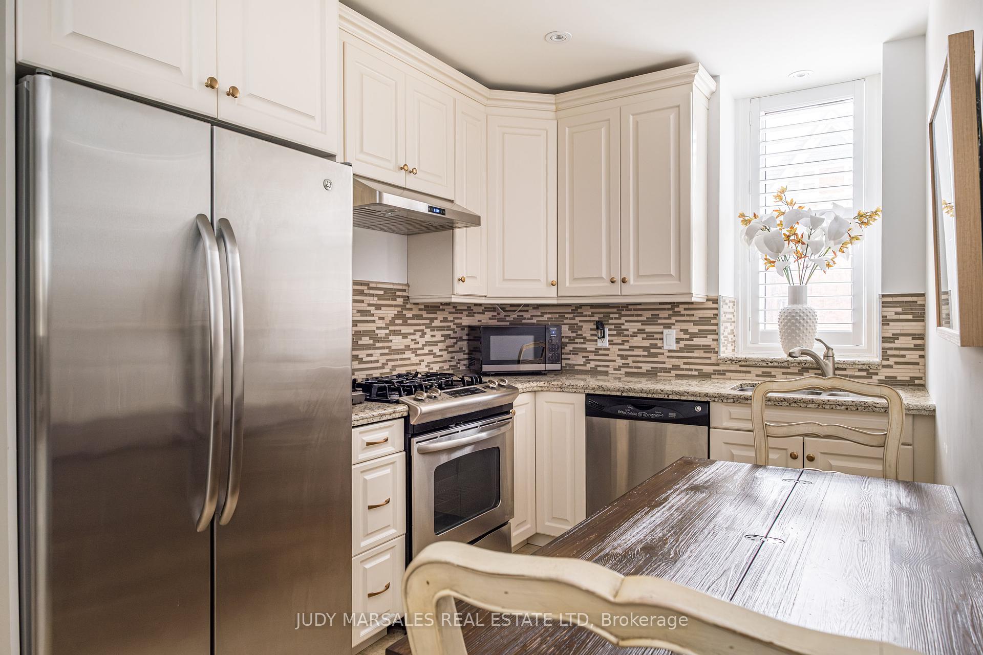 2 Bedrooms Condo at 86 Herkimer,  Hamilton For sale