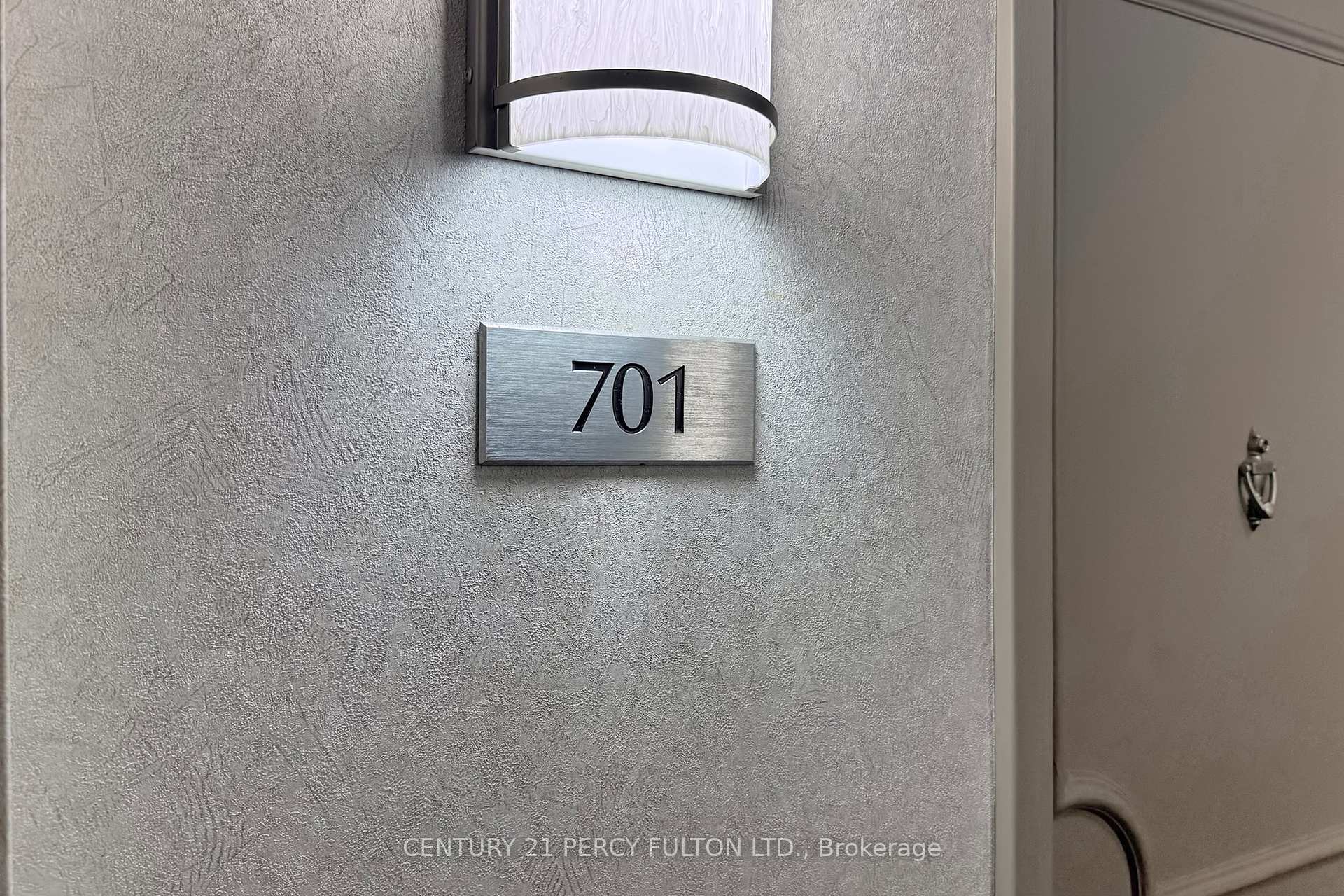 1 Bedroom Condo at 40 Bay Mills, Toronto For sale