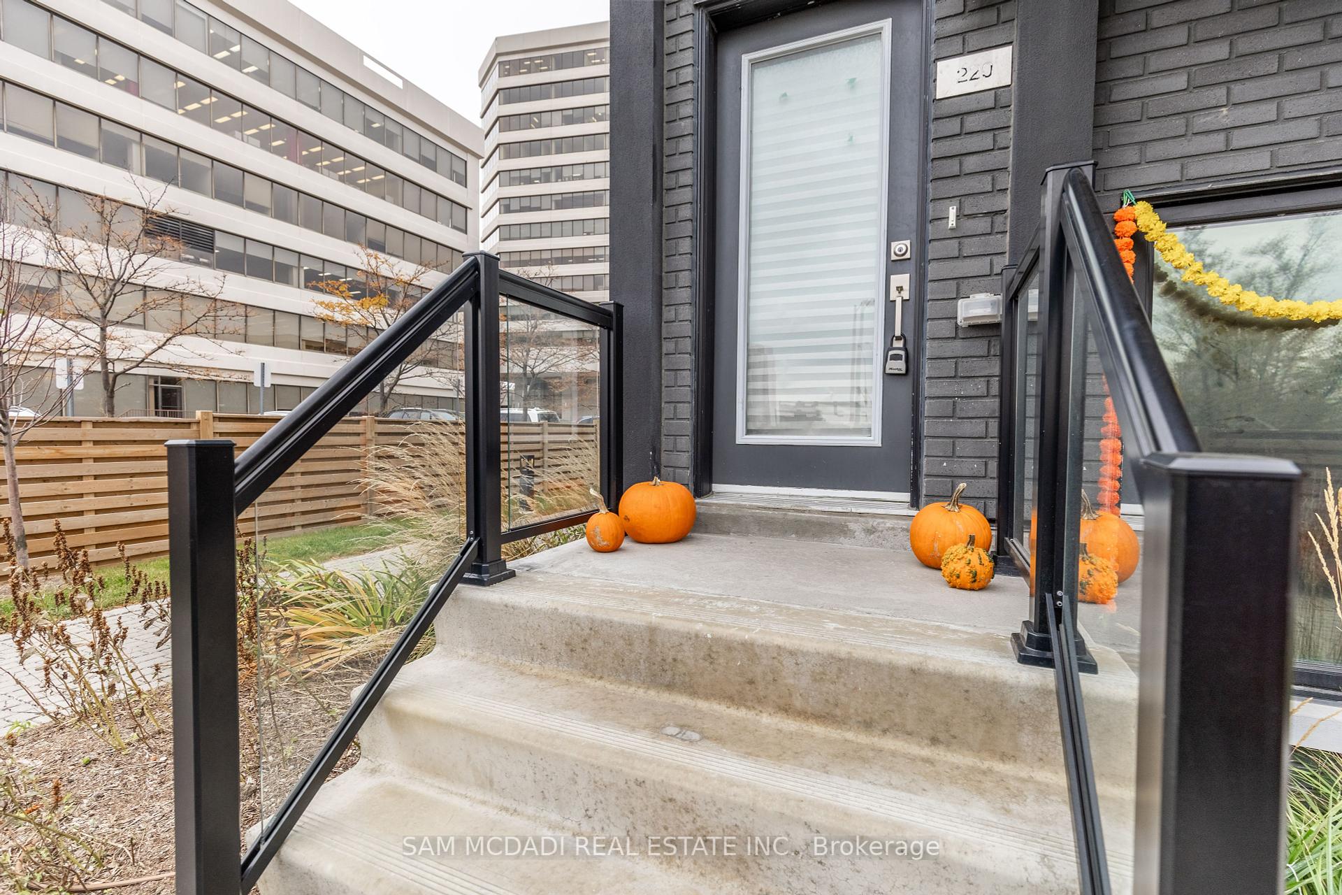 1 Bedroom Condo at 402 The East Mall,  Toronto For sale