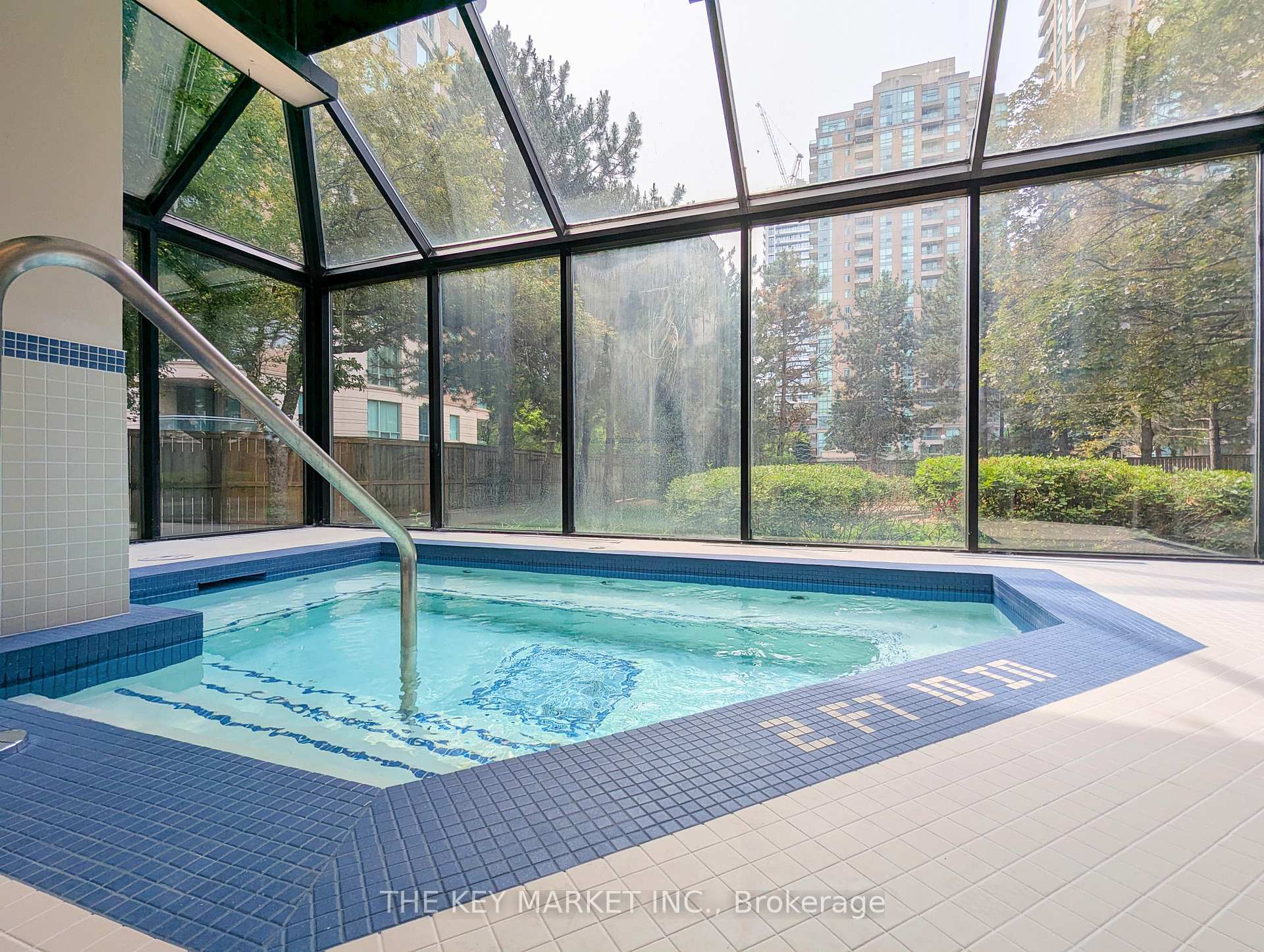 4 Bedrooms Condo at 7 Bishop, Toronto For sale