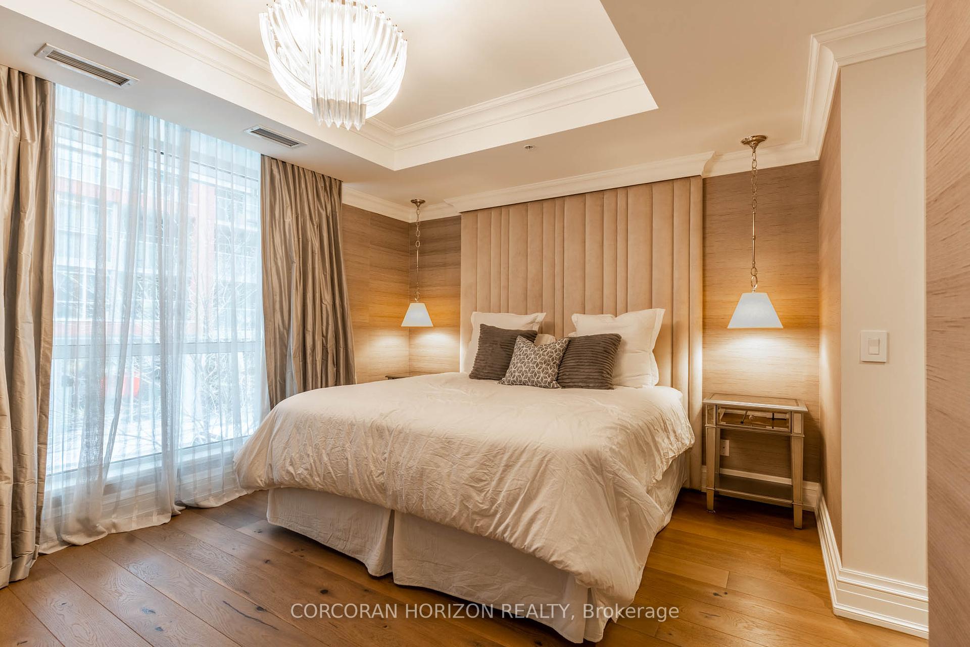 4 Bedrooms Condo at 30 Nelson, Toronto For sale