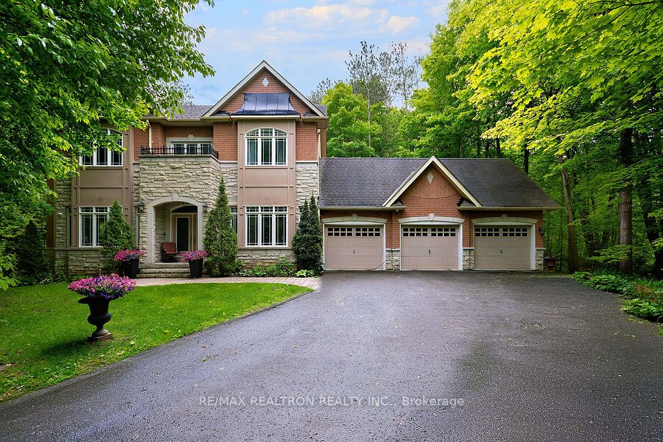 45 Lake Woods