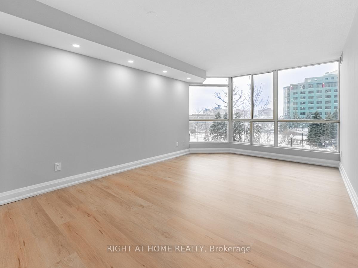 1 Bedroom Condo at 55 Kingsbridge Garden,  Mississauga For sale