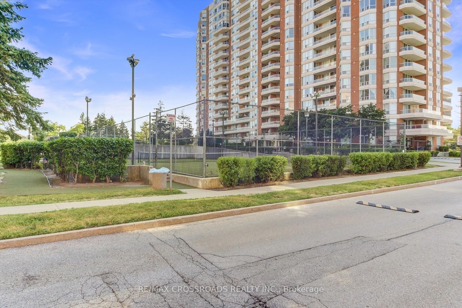 2 Bedrooms Condo at 400 Mclevin, Toronto For sale