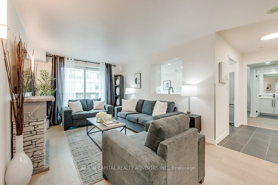 168 Simcoe Street