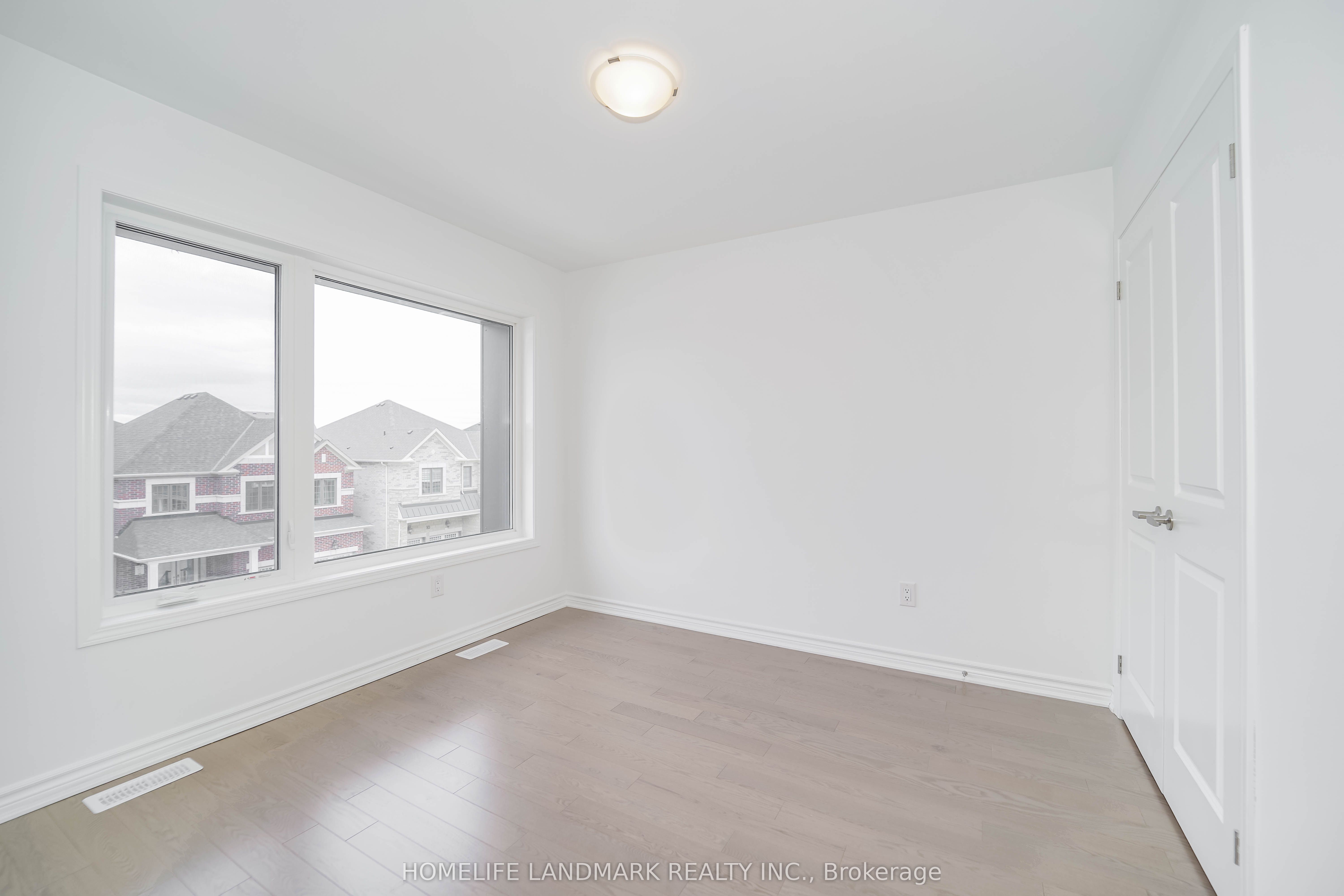 5 Wisla Avenue