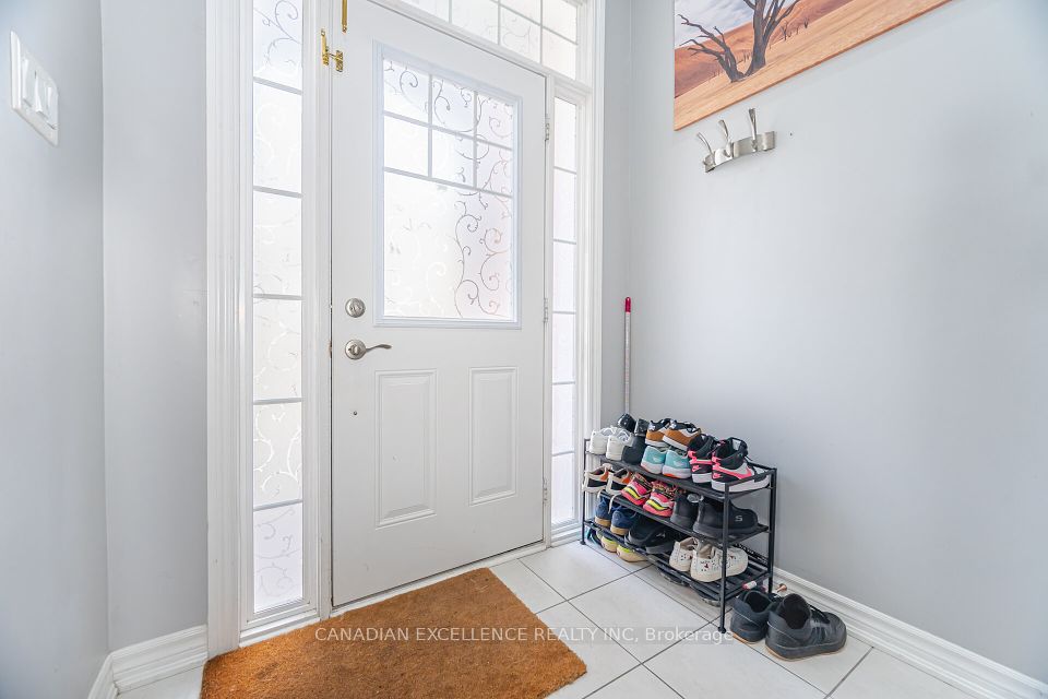 9 MAGDALENE Crescent, Brampton, ON L6Z 0G9