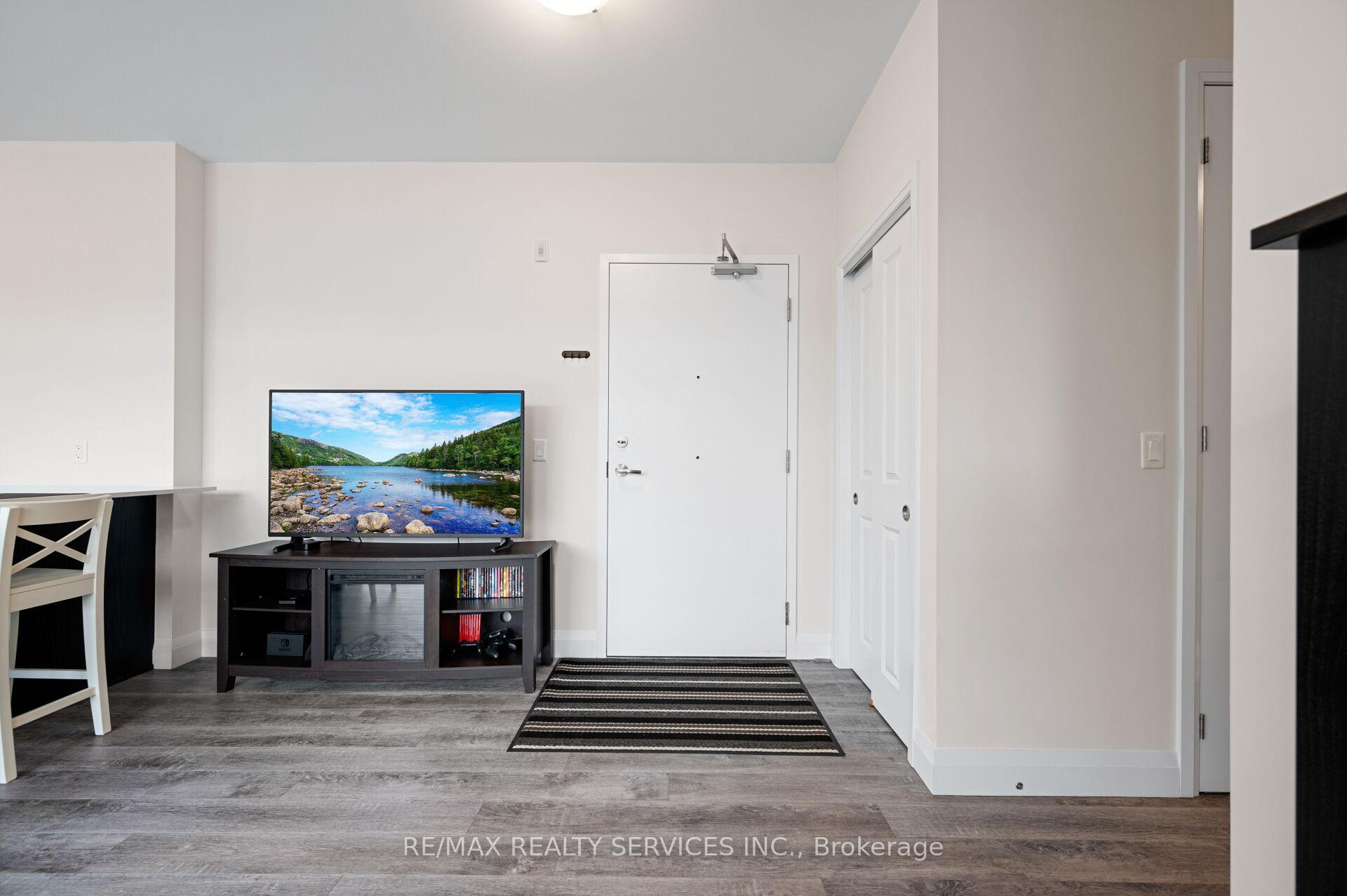 2 Bedrooms Condo at 1 Redfern, Hamilton For sale