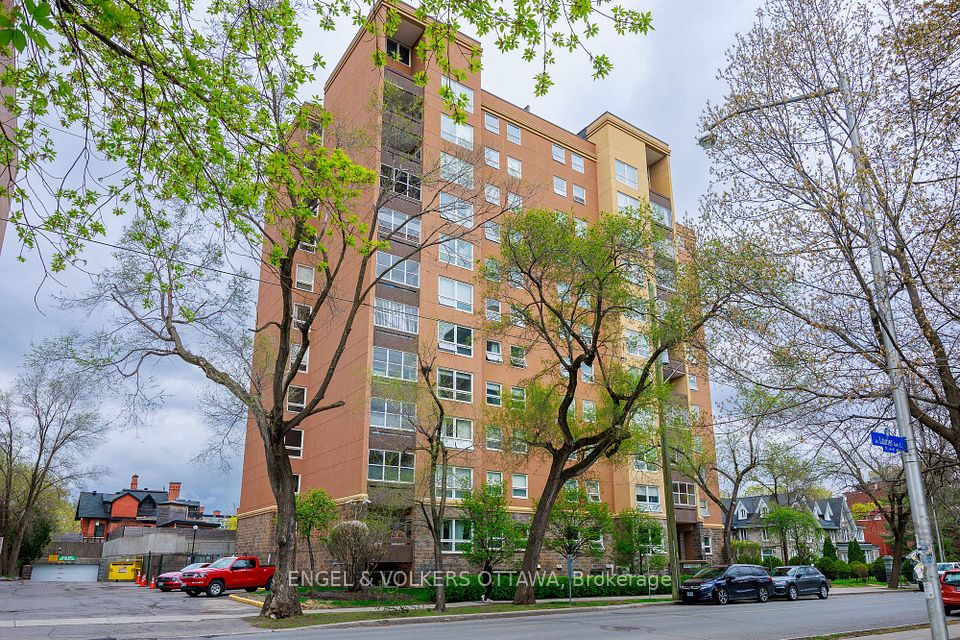 373 Laurier