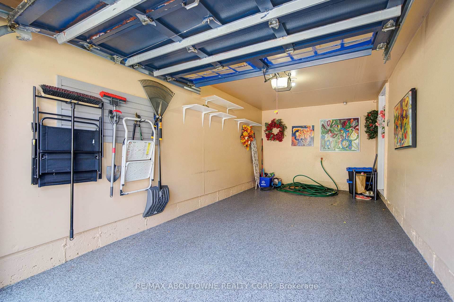 3 Bedrooms Condo at 470 Beach, Hamilton For sale